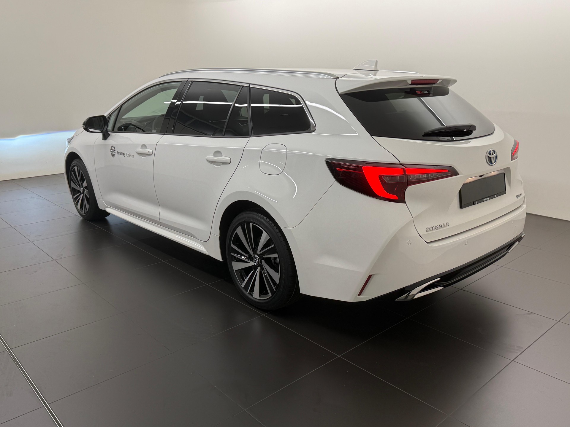 TOYOTA Corolla Touring Sports 2.0 HSD Trend-image-3