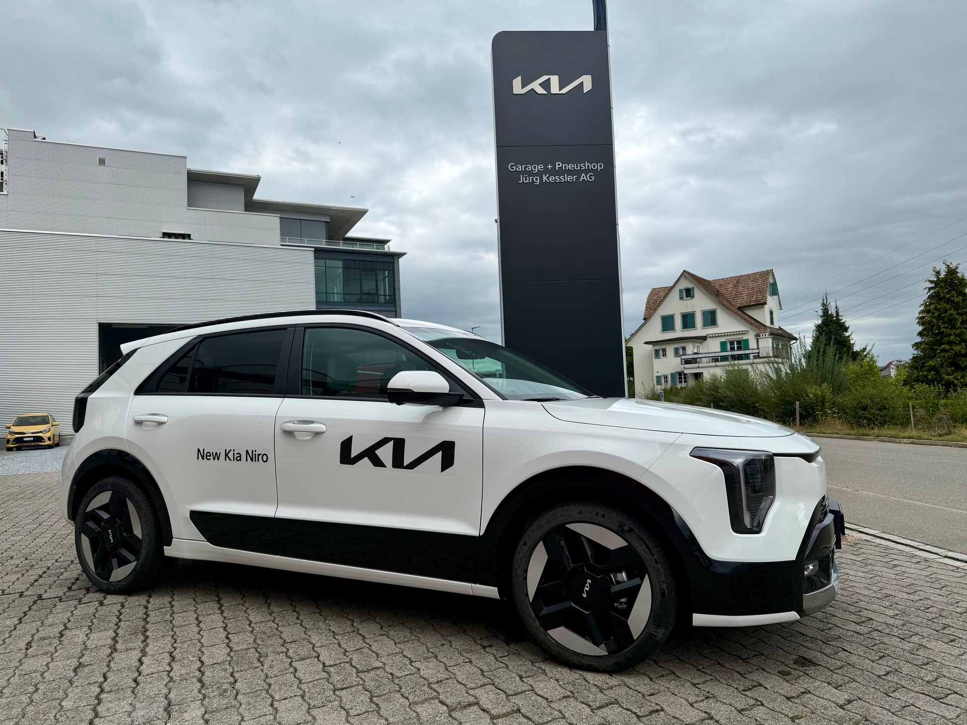 KIA Niro 1.6 GDi Hybrid Style-image-0