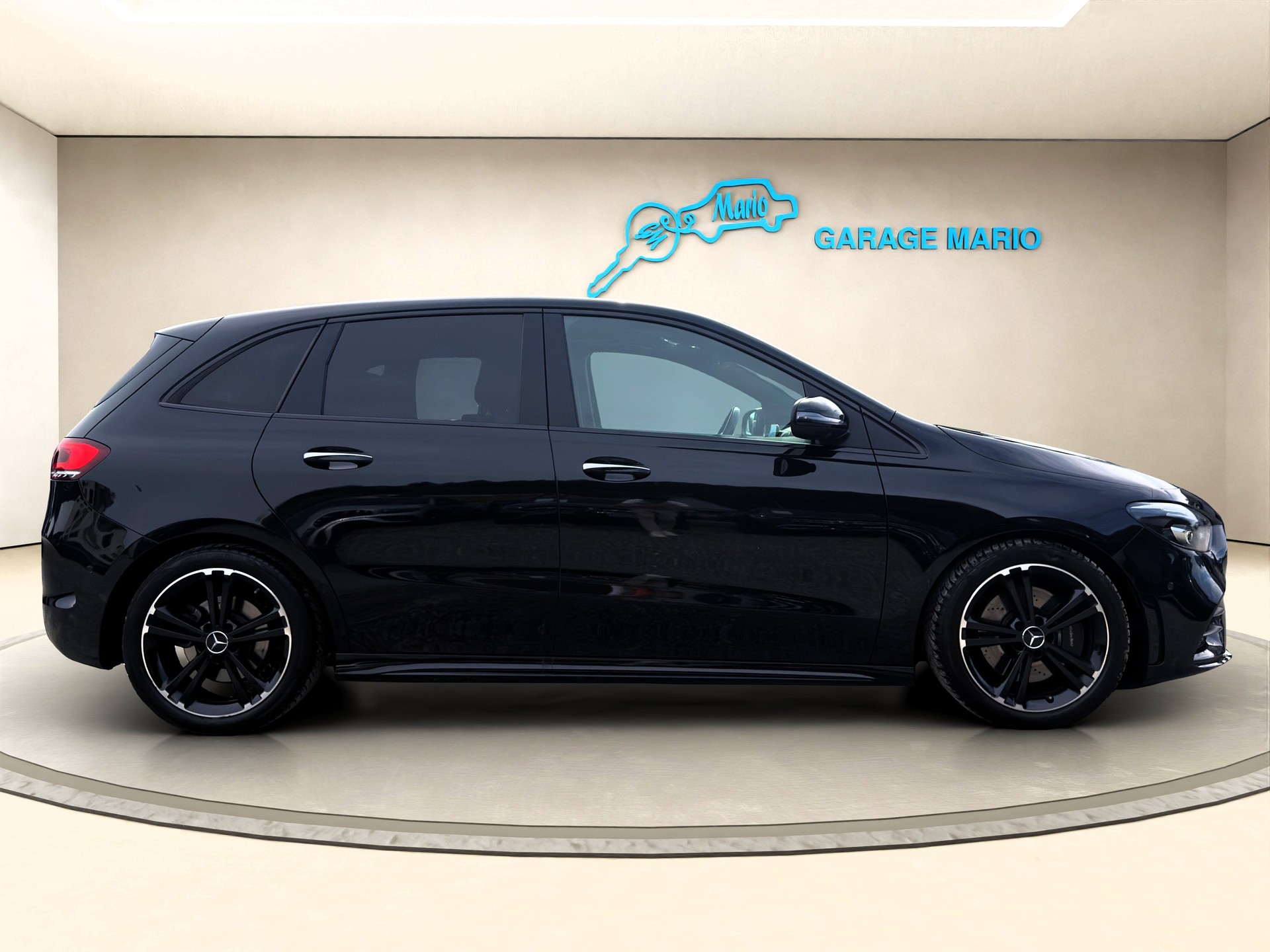 MERCEDES-BENZ B 220 d 4Matic❗AMG Line❗8G-DCT ✅CH-Fahrzeug & 8-fach bereift✅-image-3