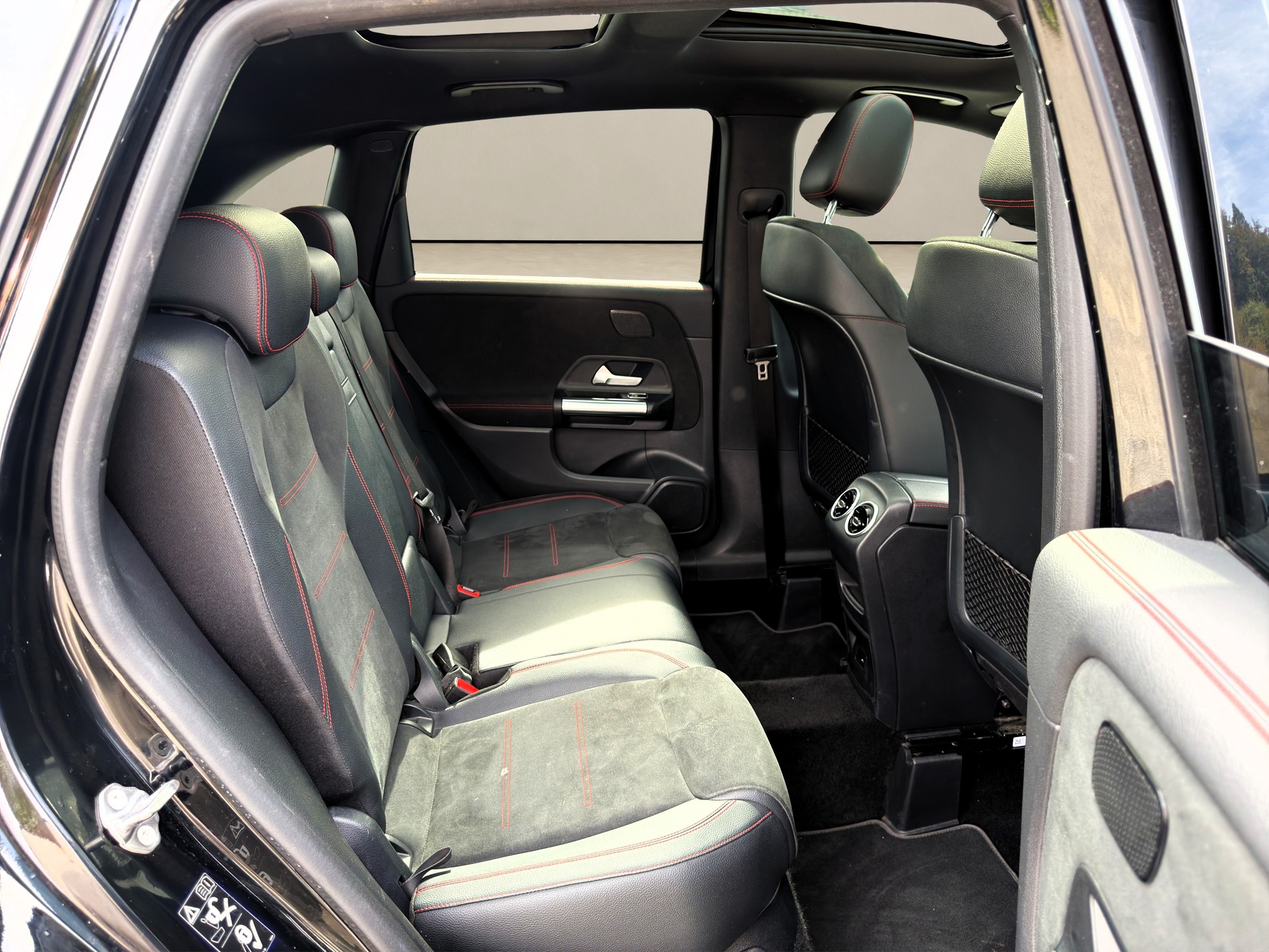 MERCEDES-BENZ B 220 d 4Matic❗AMG Line❗8G-DCT ✅CH-Fahrzeug & 8-fach bereift✅-image-13