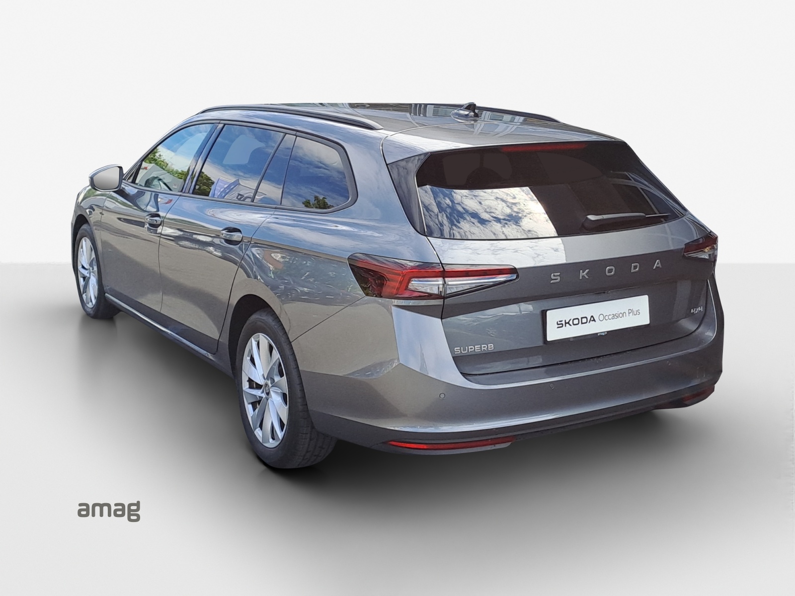 SKODA Superb Combi 2.0 TDi Selection 4x4 DSG-image-2