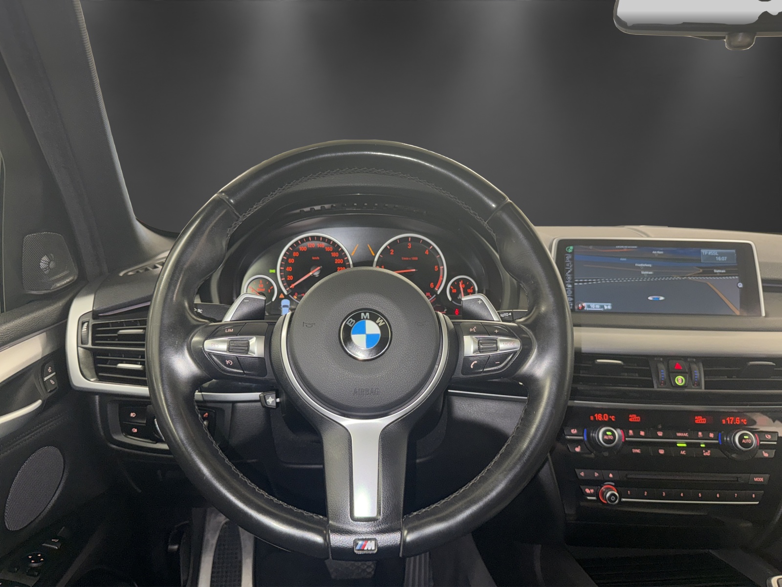 BMW X5 xDrive 40d Steptronic-image-13