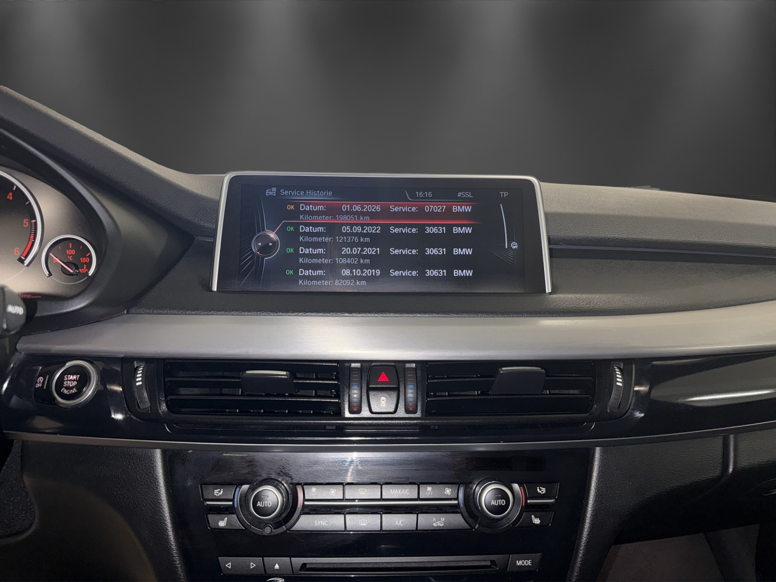 BMW X5 xDrive 40d Steptronic-image-12