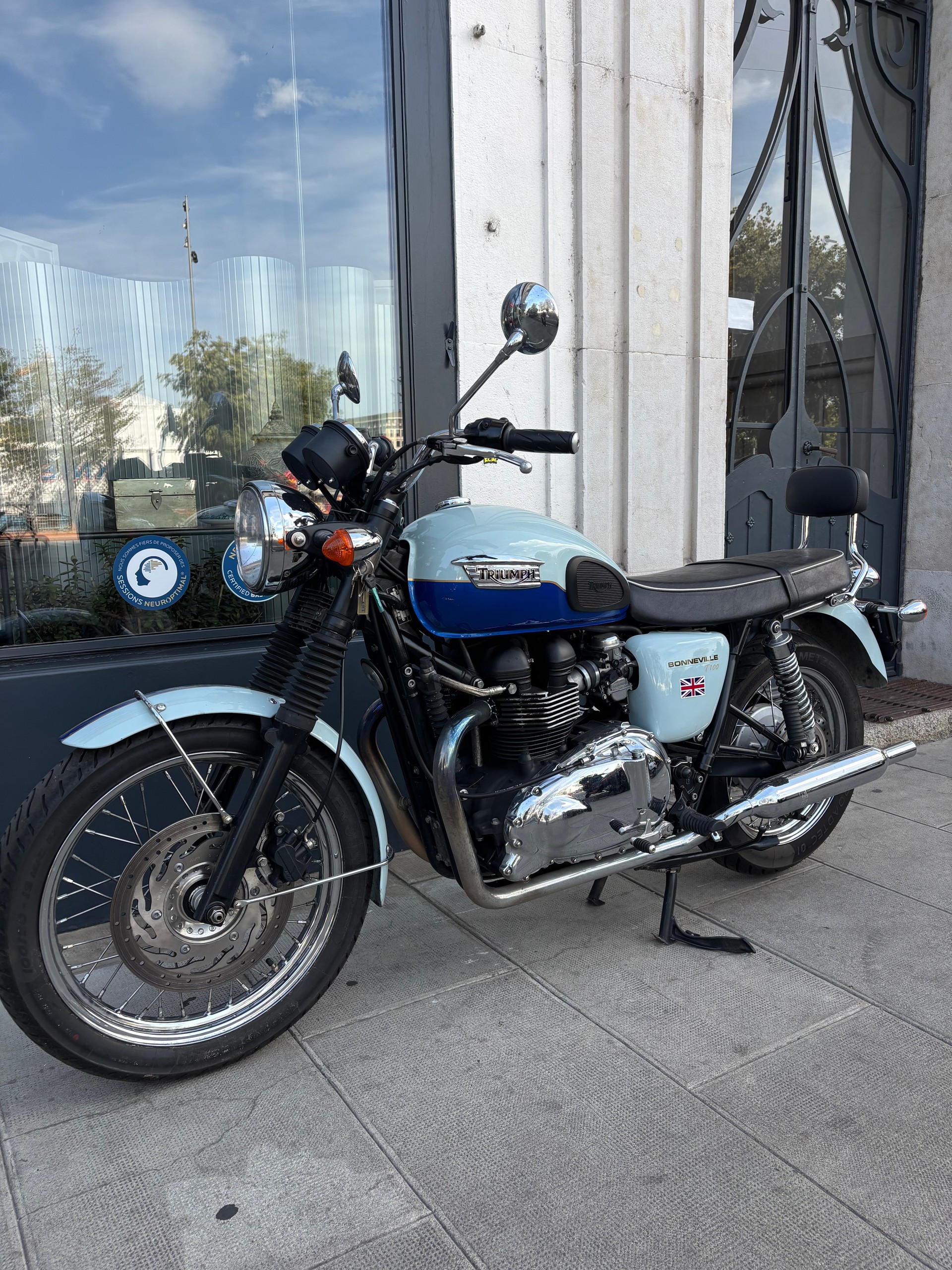 TRIUMPH Bonneville 900 i
