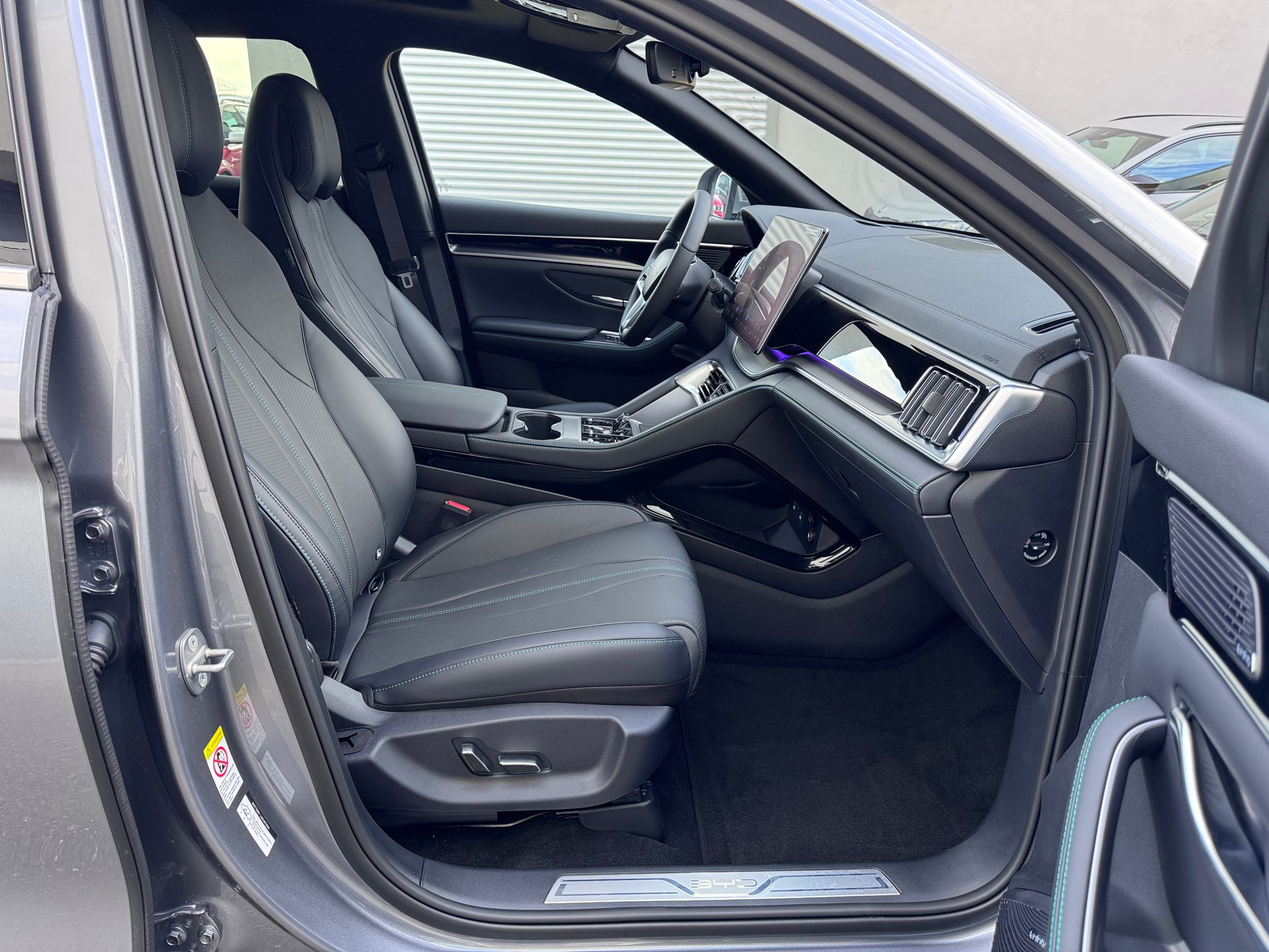BYD Seal U DM-i Design AWD-image-10
