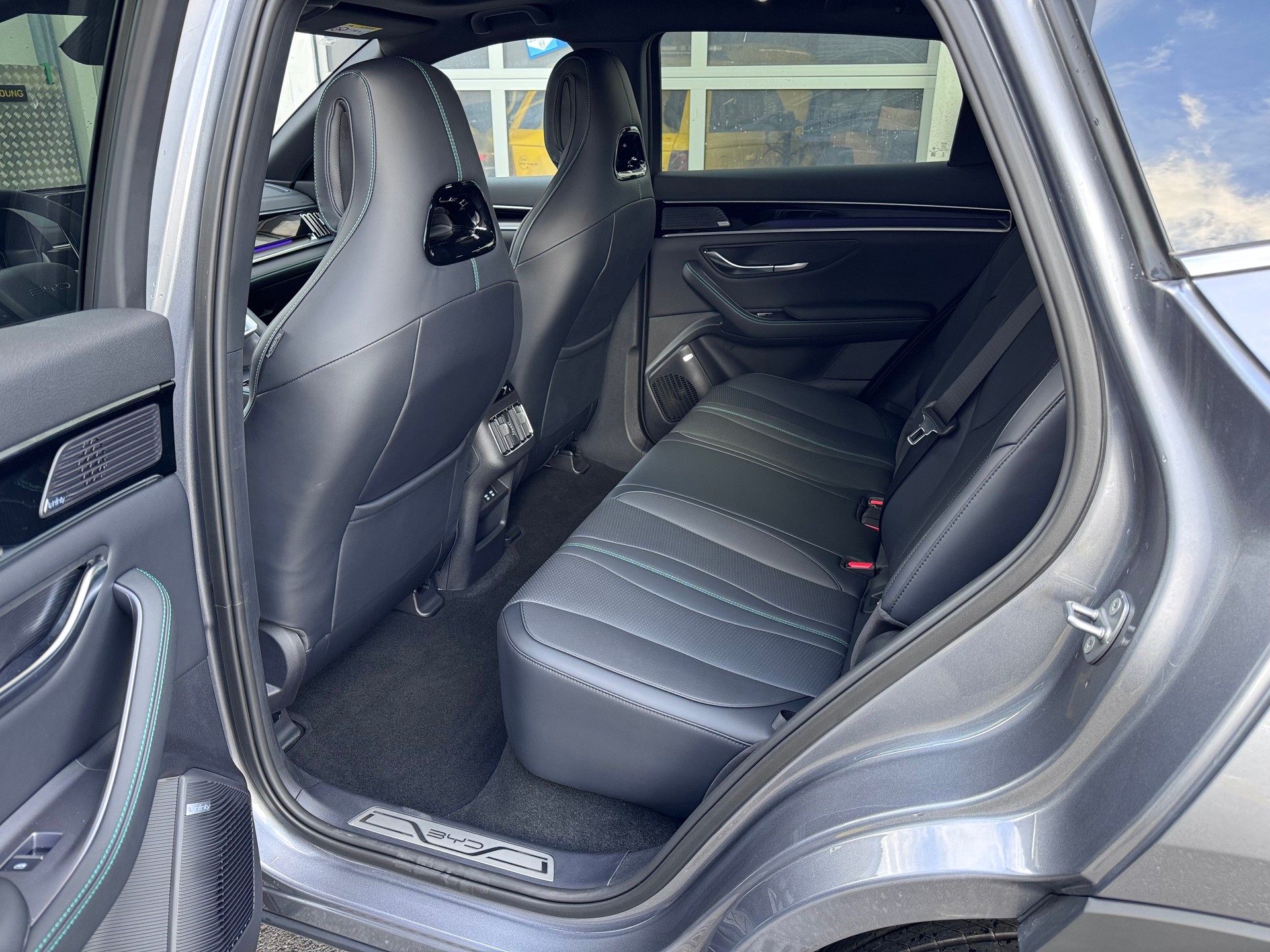 BYD Seal U DM-i Design AWD-image-11