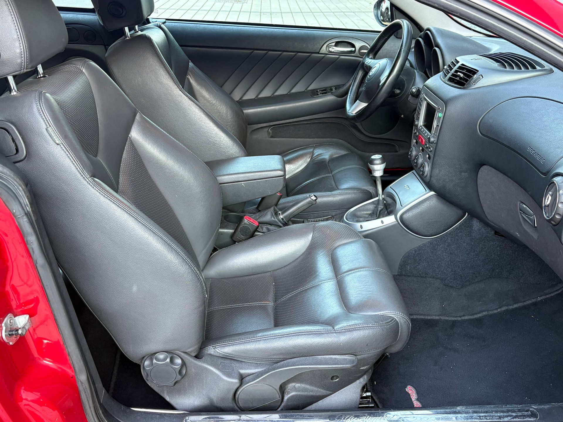 ALFA ROMEO GT 2.0 JTS Distinctive Frisch ab MFK-image-8