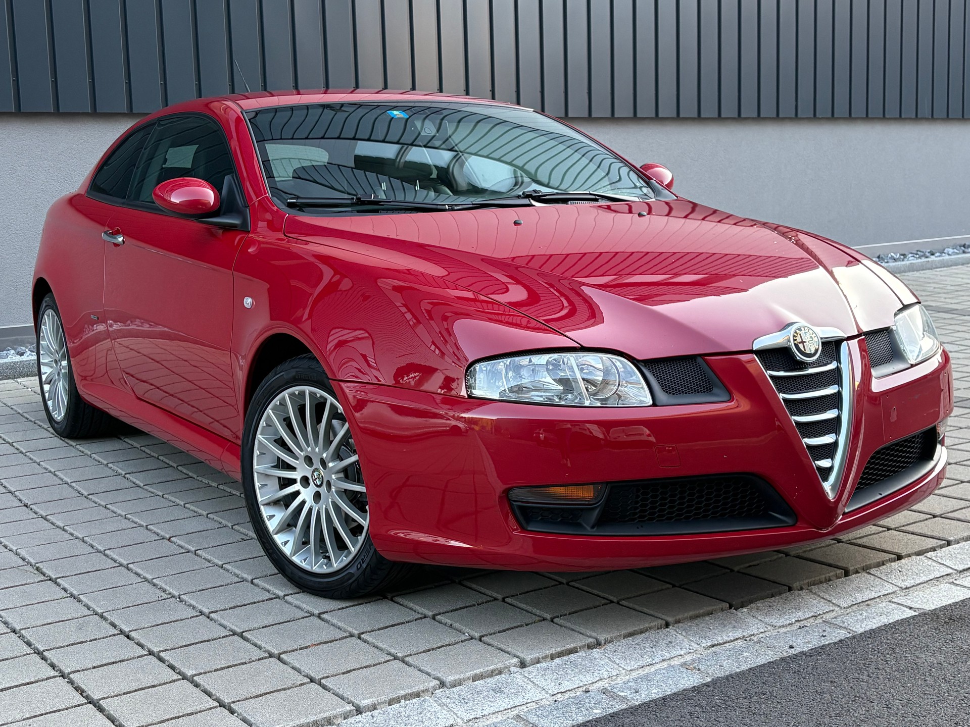ALFA ROMEO GT 2.0 JTS Distinctive Frisch ab MFK-image-2