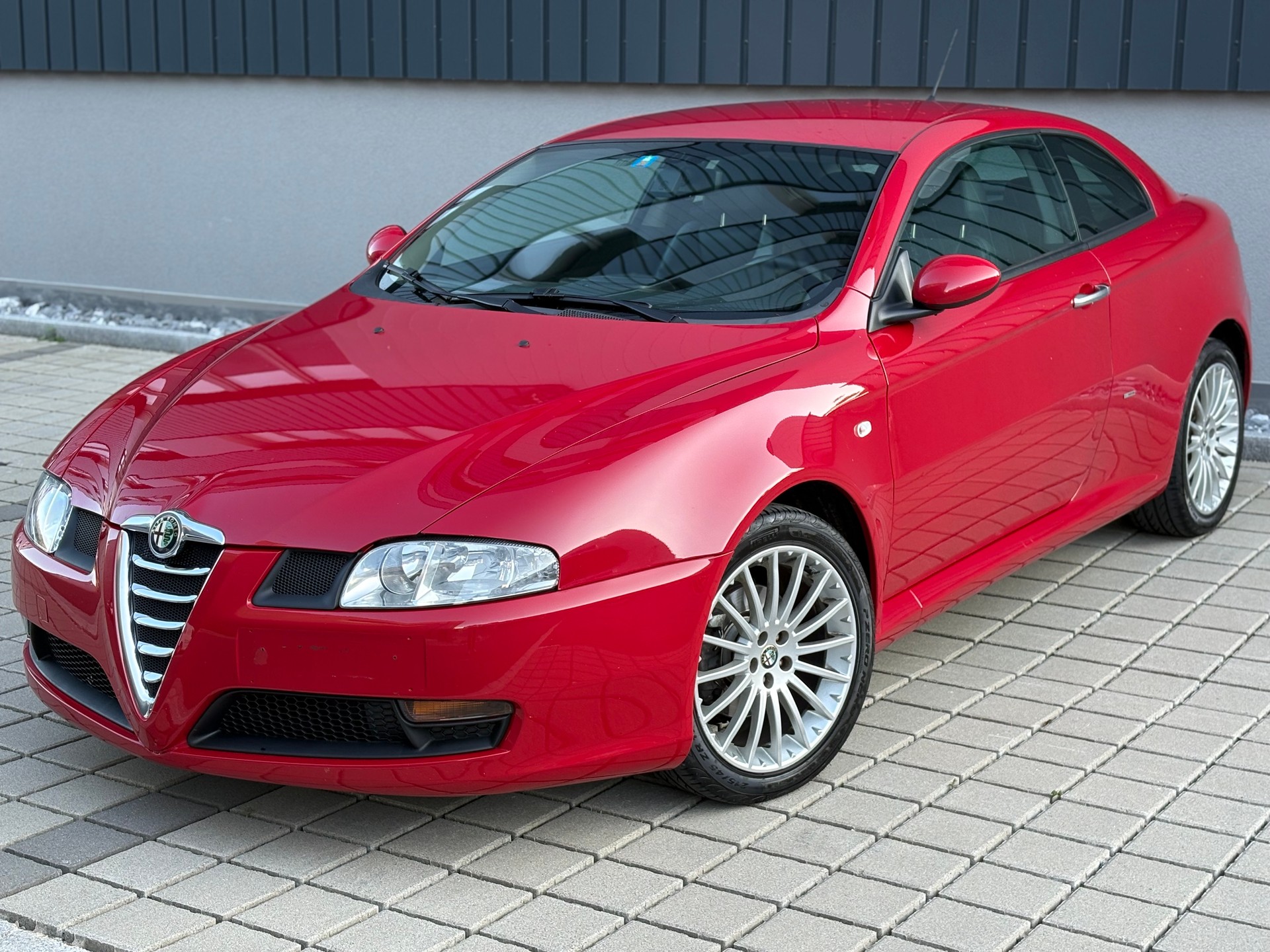 ALFA ROMEO GT 2.0 JTS Distinctive Frisch ab MFK-image-0