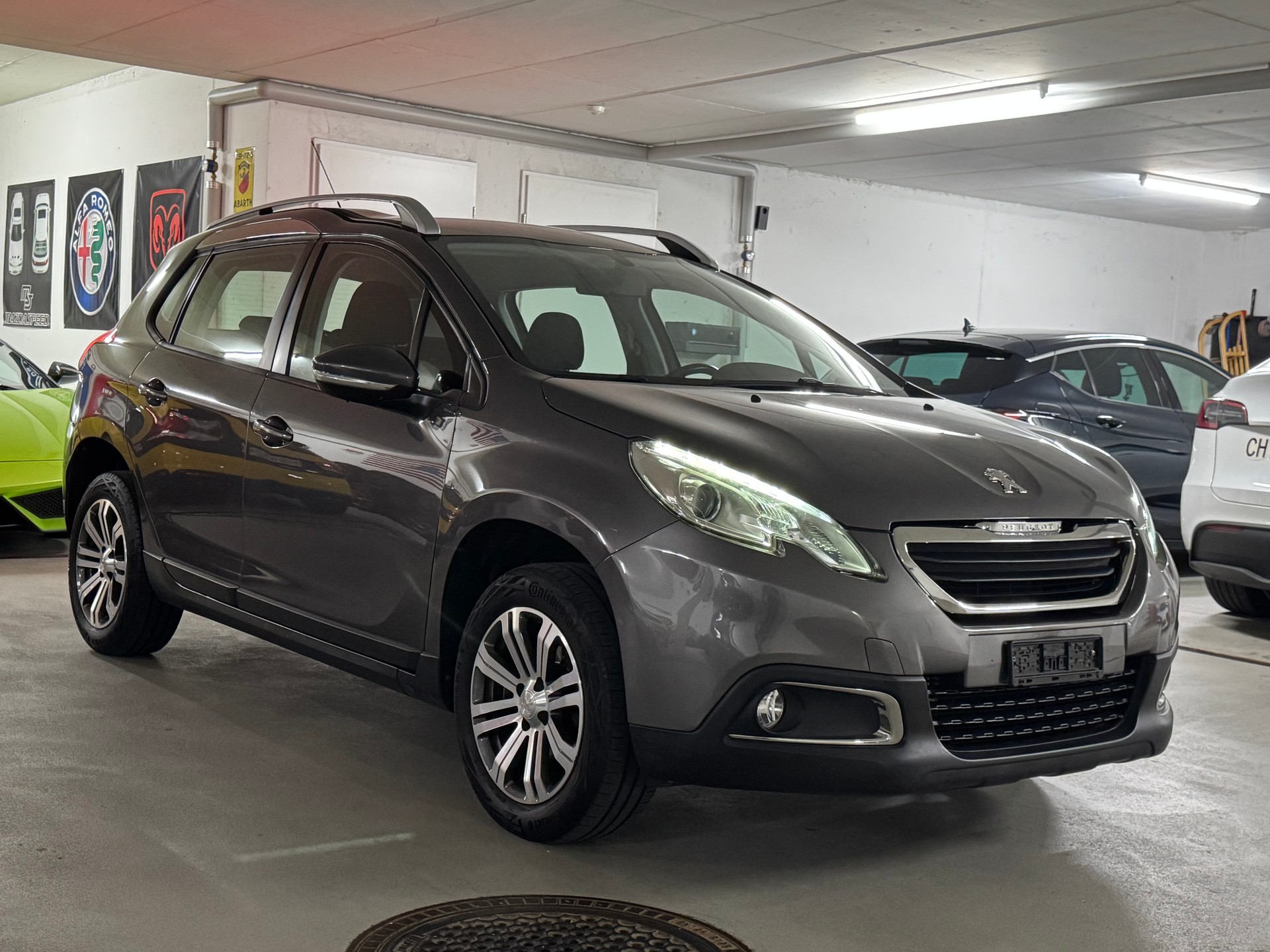PEUGEOT 2008 1.2 VTI Active-image-2