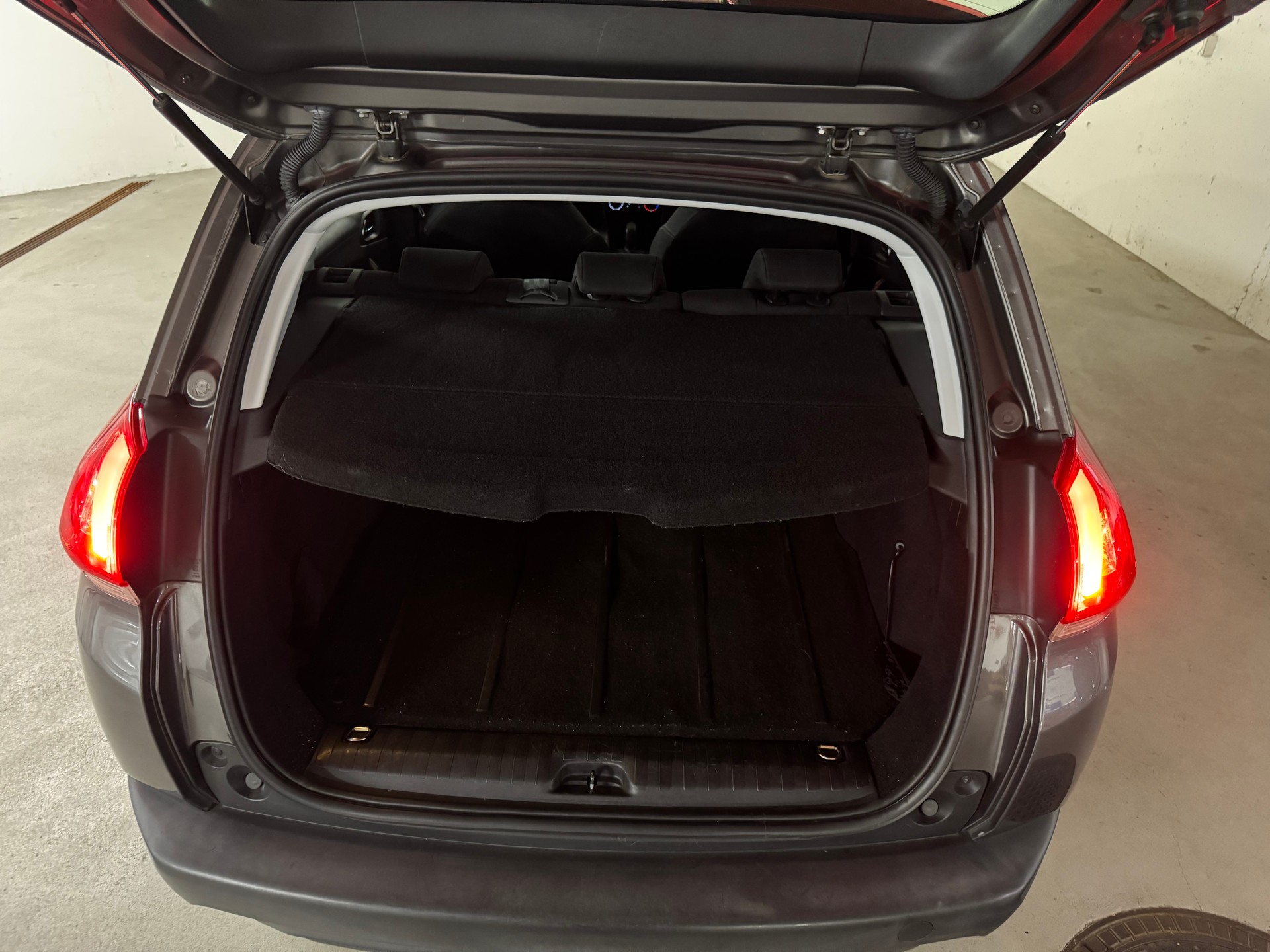PEUGEOT 2008 1.2 VTI Active-image-7