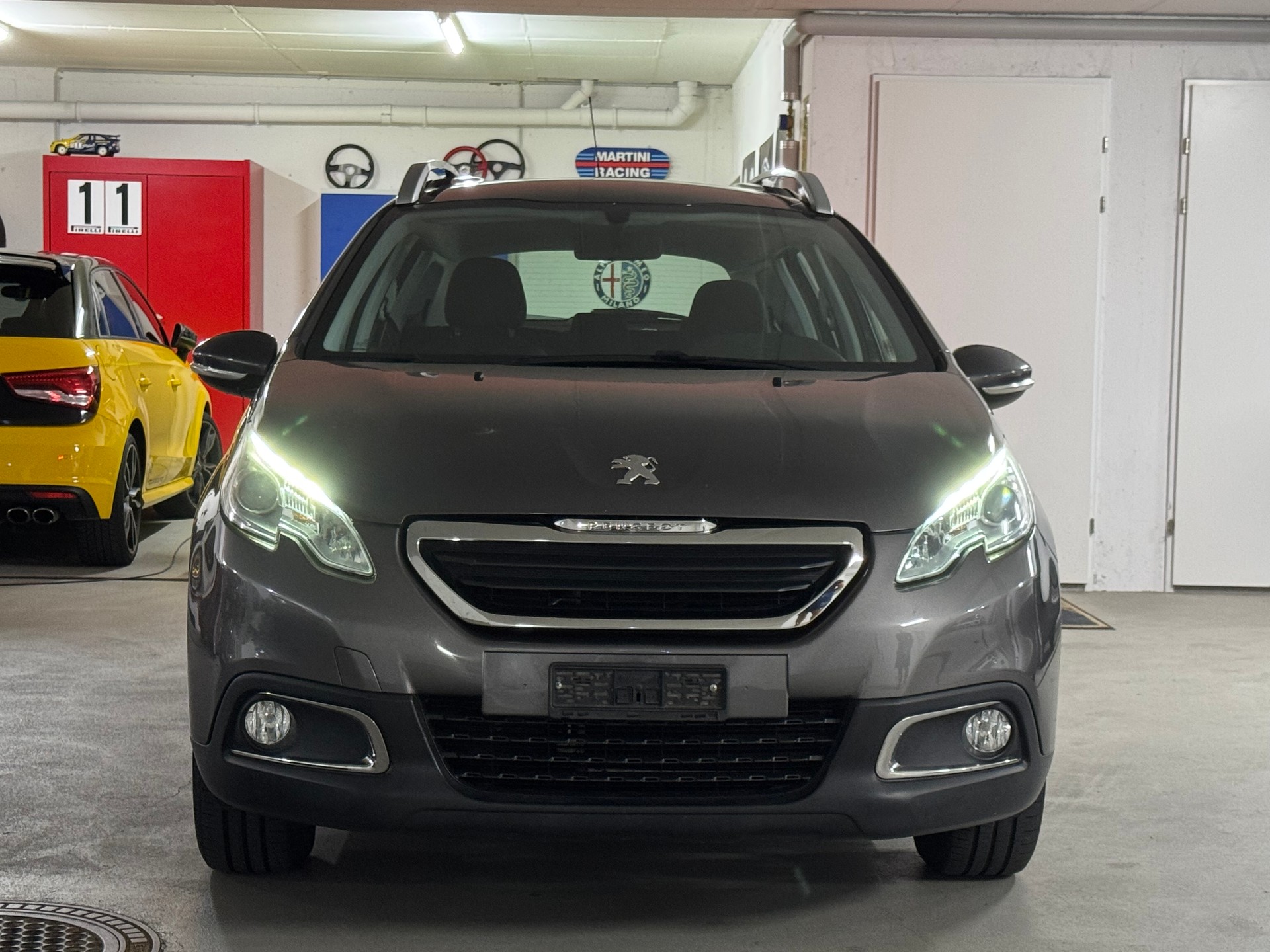 PEUGEOT 2008 1.2 VTI Active-image-1