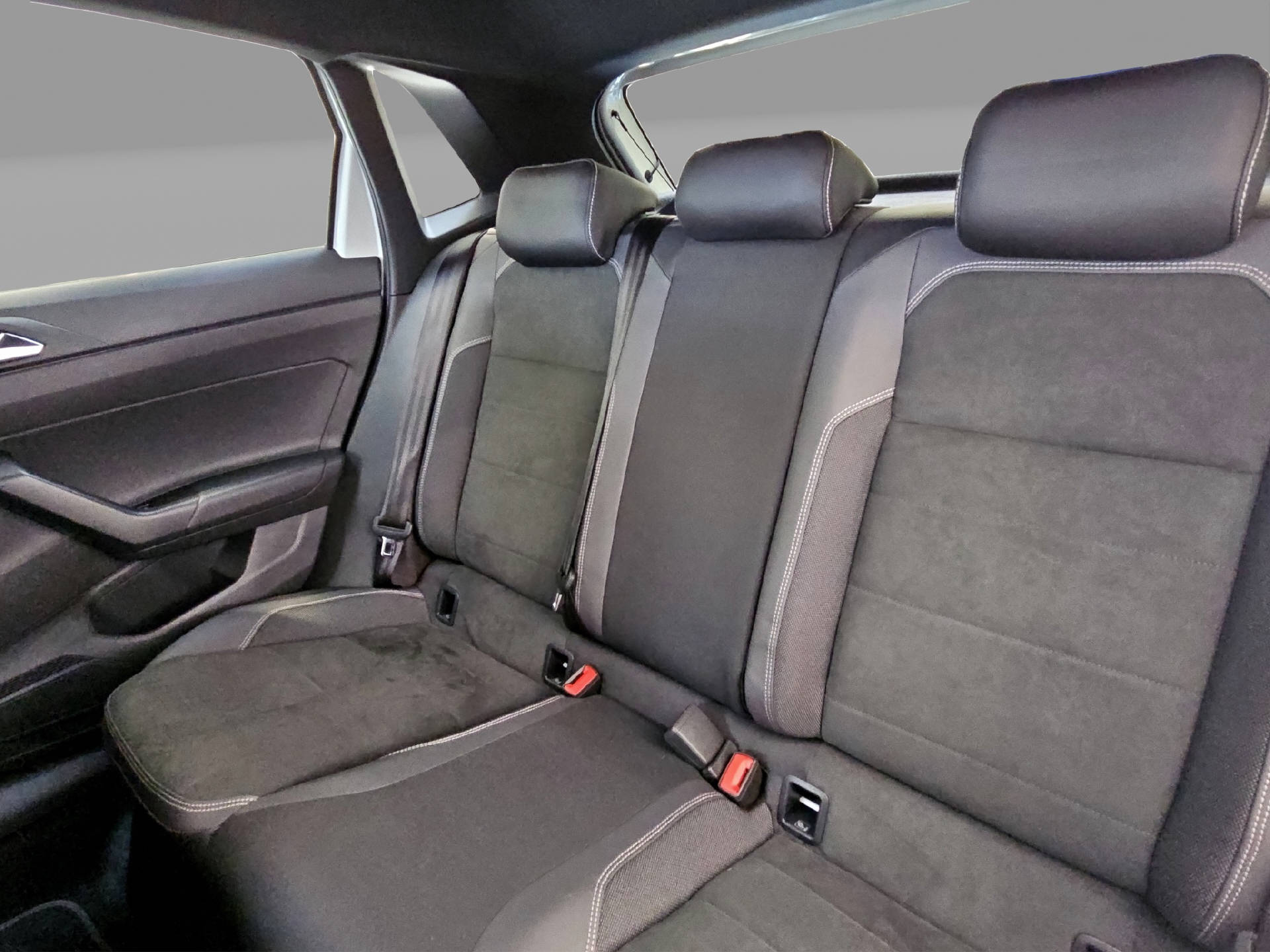 VW Polo 2.0 TSI GTI DSG-image-14