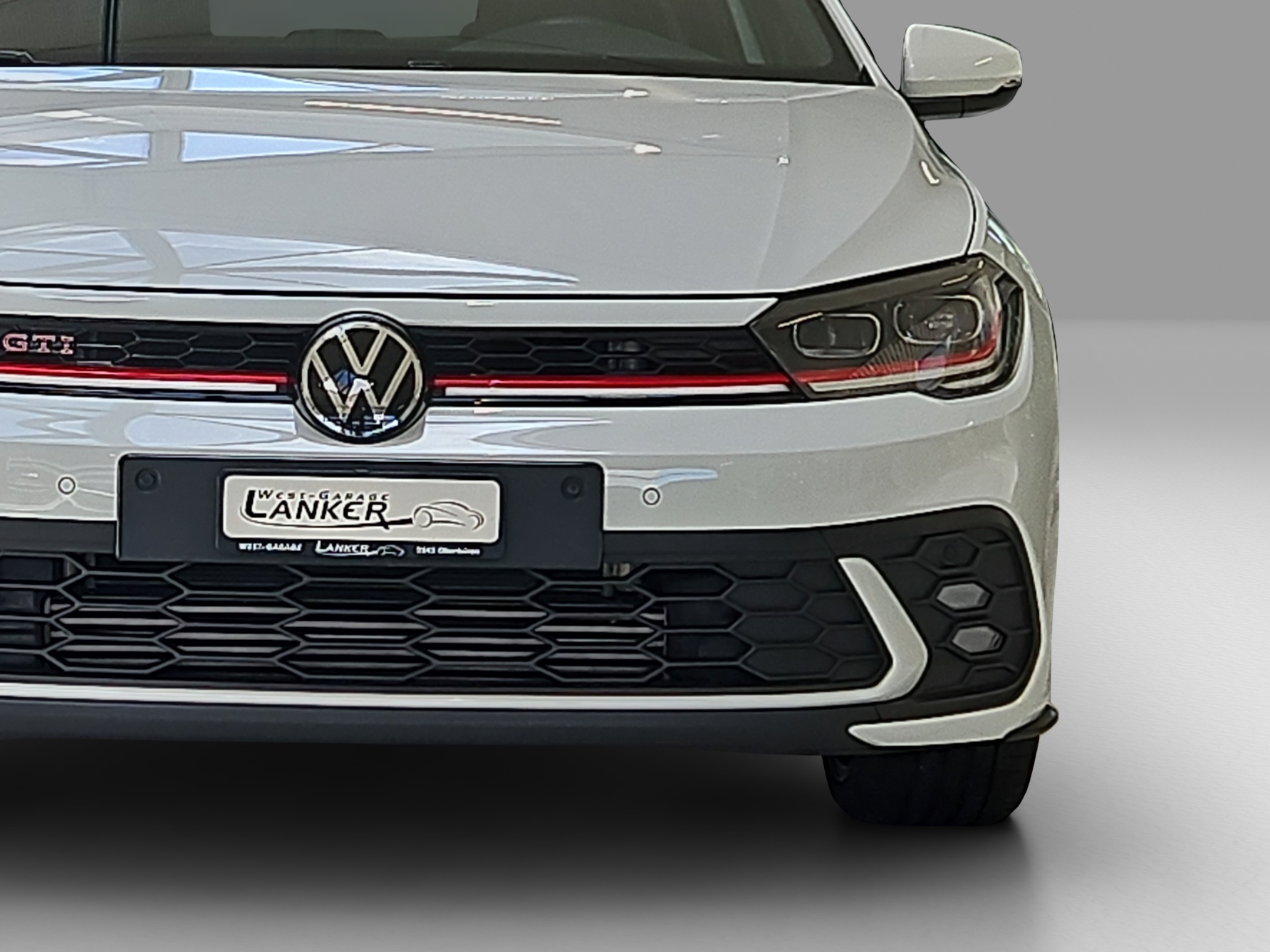 VW Polo 2.0 TSI GTI DSG-image-17