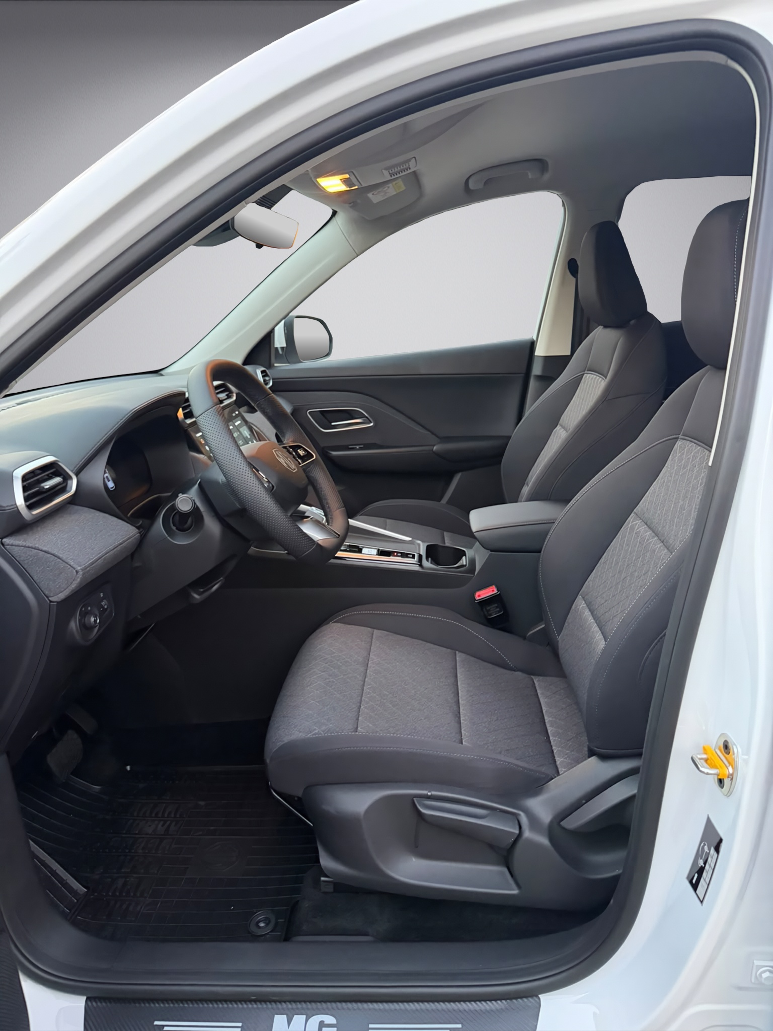 MG ZS 1.5 HEV Comfort-image-9