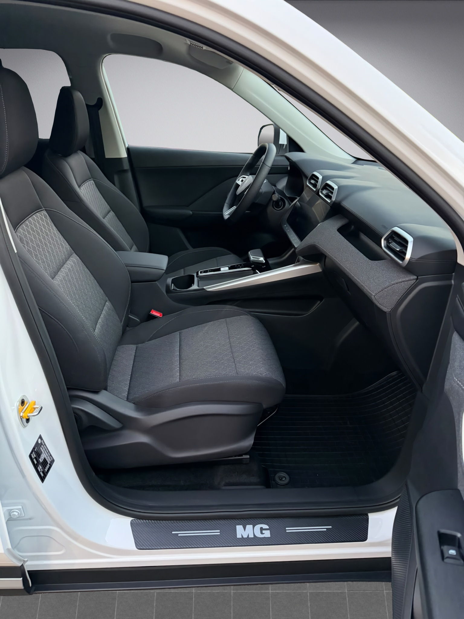 MG ZS 1.5 HEV Comfort-image-12