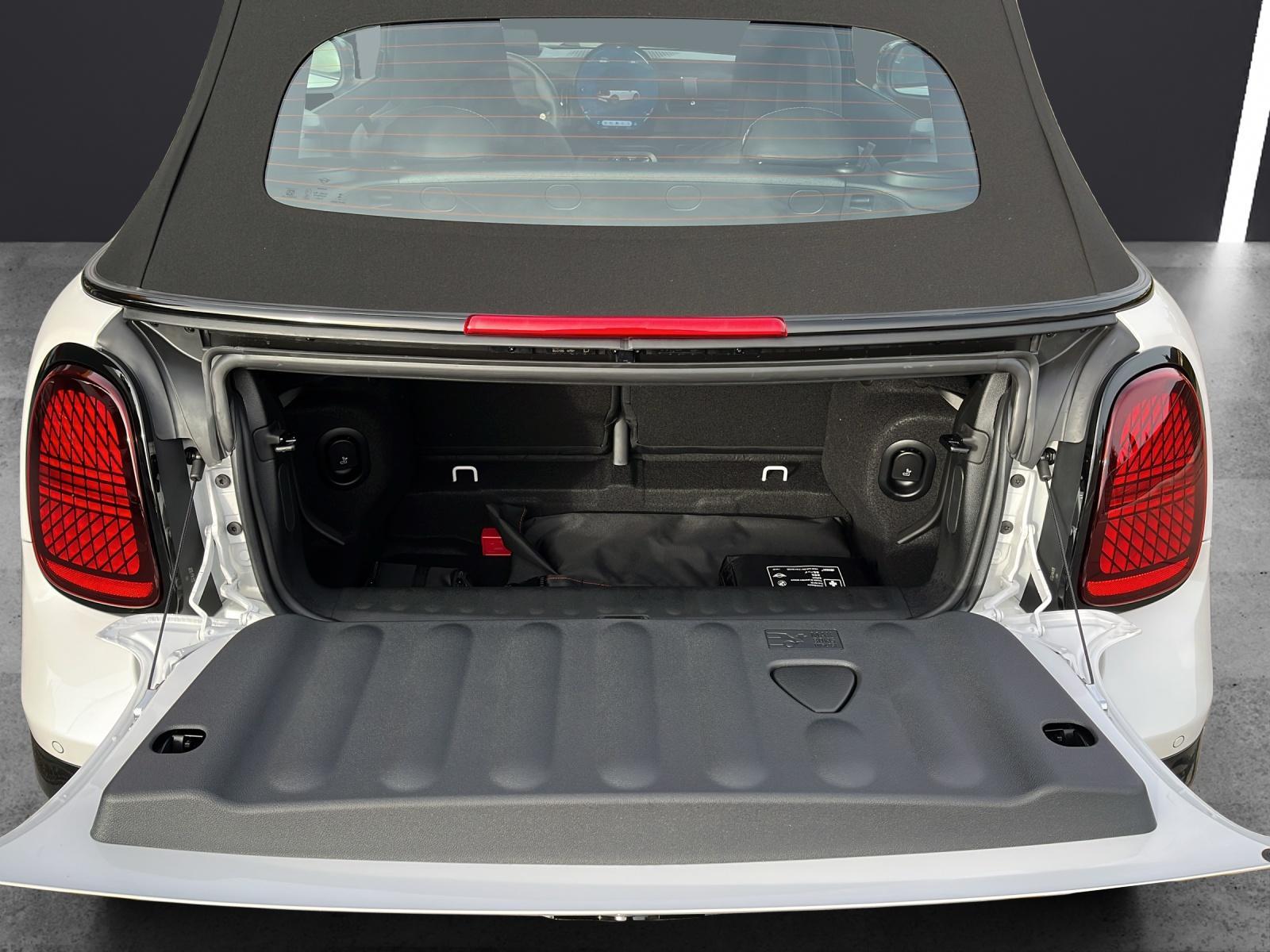MINI Cabrio F67 2.0i John Cooper Works-image-9