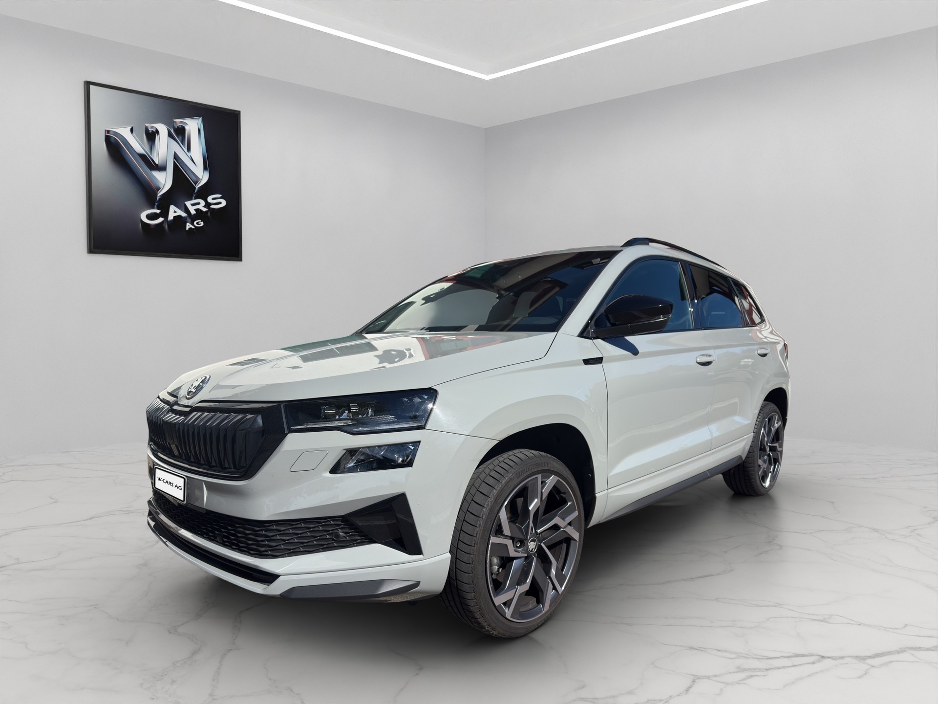 SKODA Karoq 1.5 TSI SportLine DSG Facelift * 5 Jahre Garantie * Pano * AHK * 8 fach * Kamera *-image-0