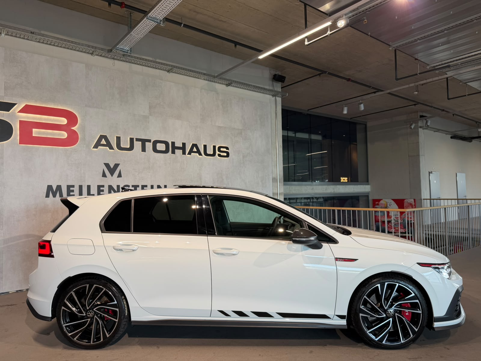 VW Golf 2.0 TSI GTI Clubsport DSG-image-10