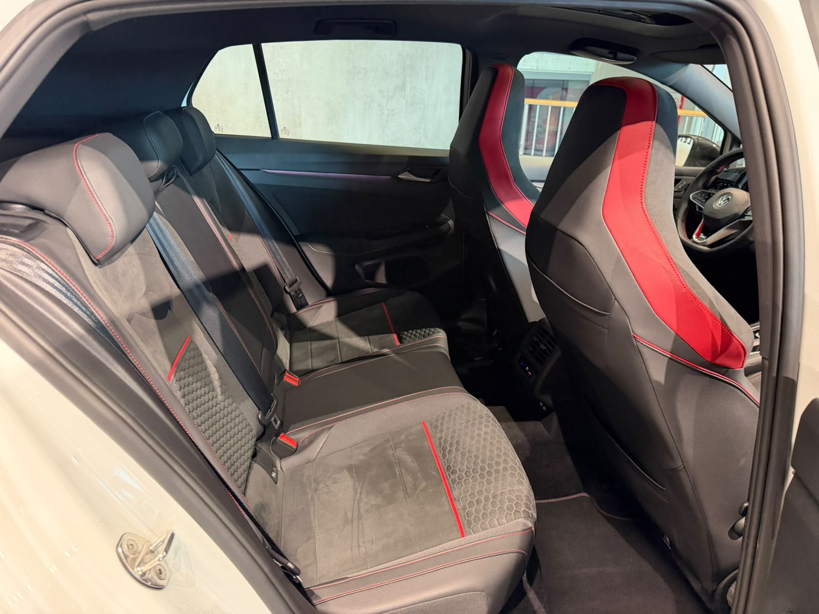 VW Golf 2.0 TSI GTI Clubsport DSG-image-20
