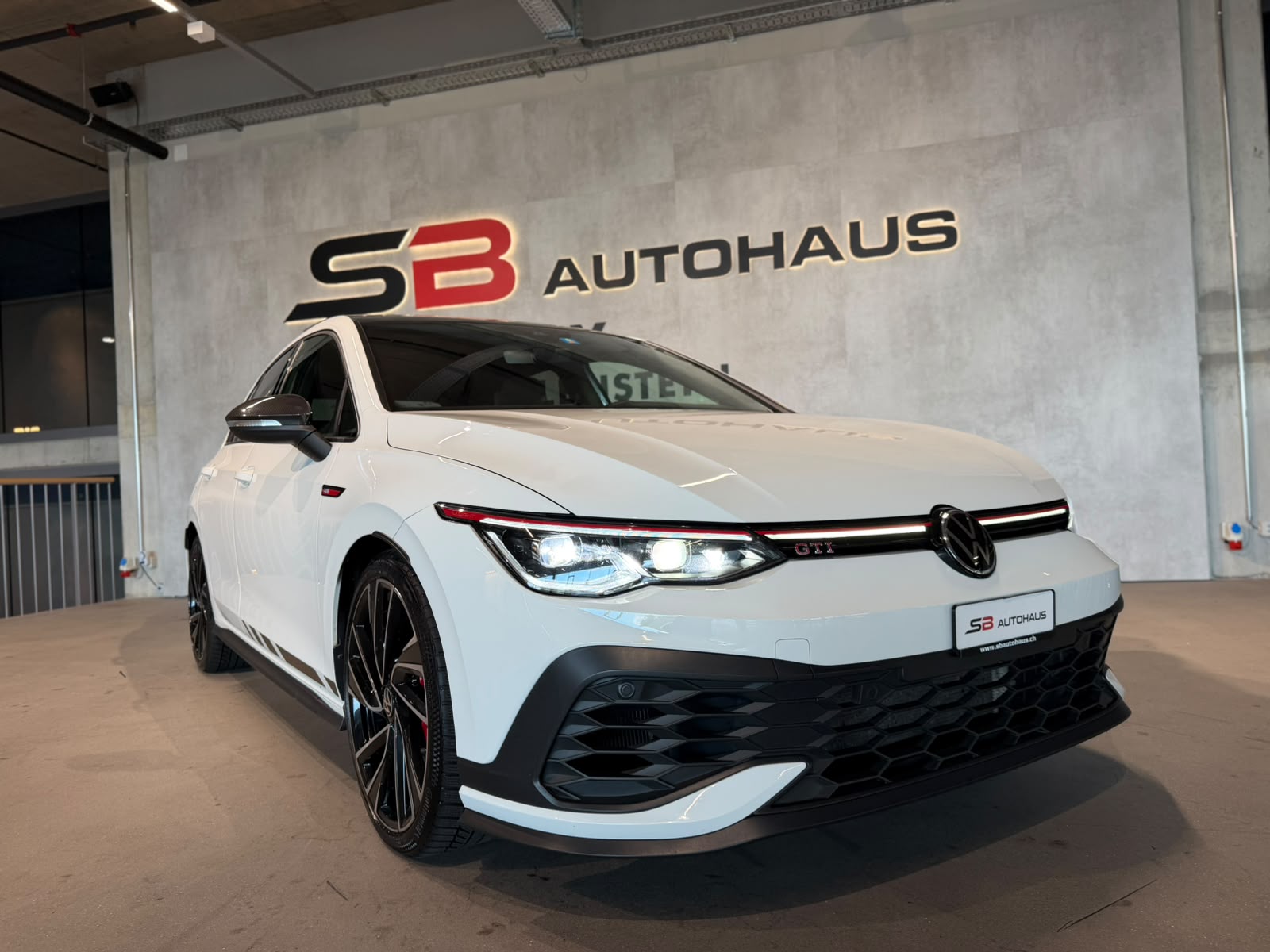 VW Golf 2.0 TSI GTI Clubsport DSG-image-4
