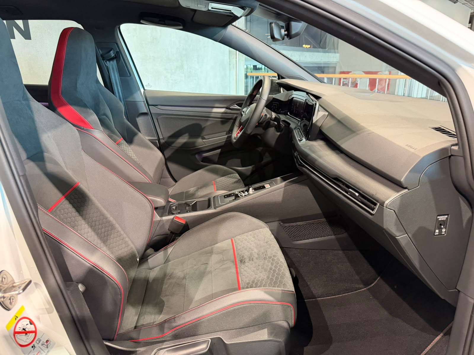 VW Golf 2.0 TSI GTI Clubsport DSG-image-18