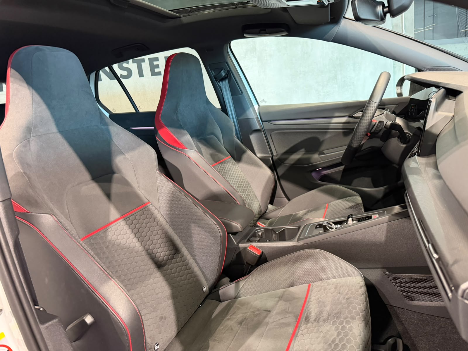 VW Golf 2.0 TSI GTI Clubsport DSG-image-17
