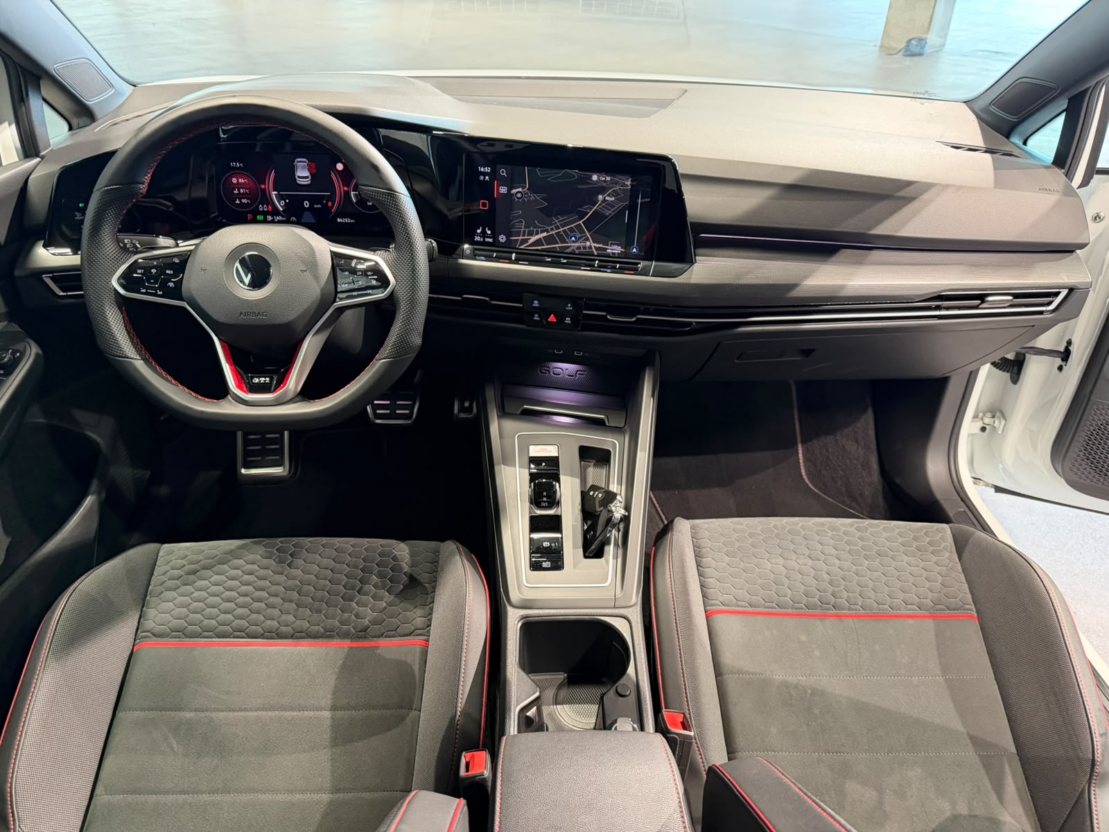 VW Golf 2.0 TSI GTI Clubsport DSG-image-21