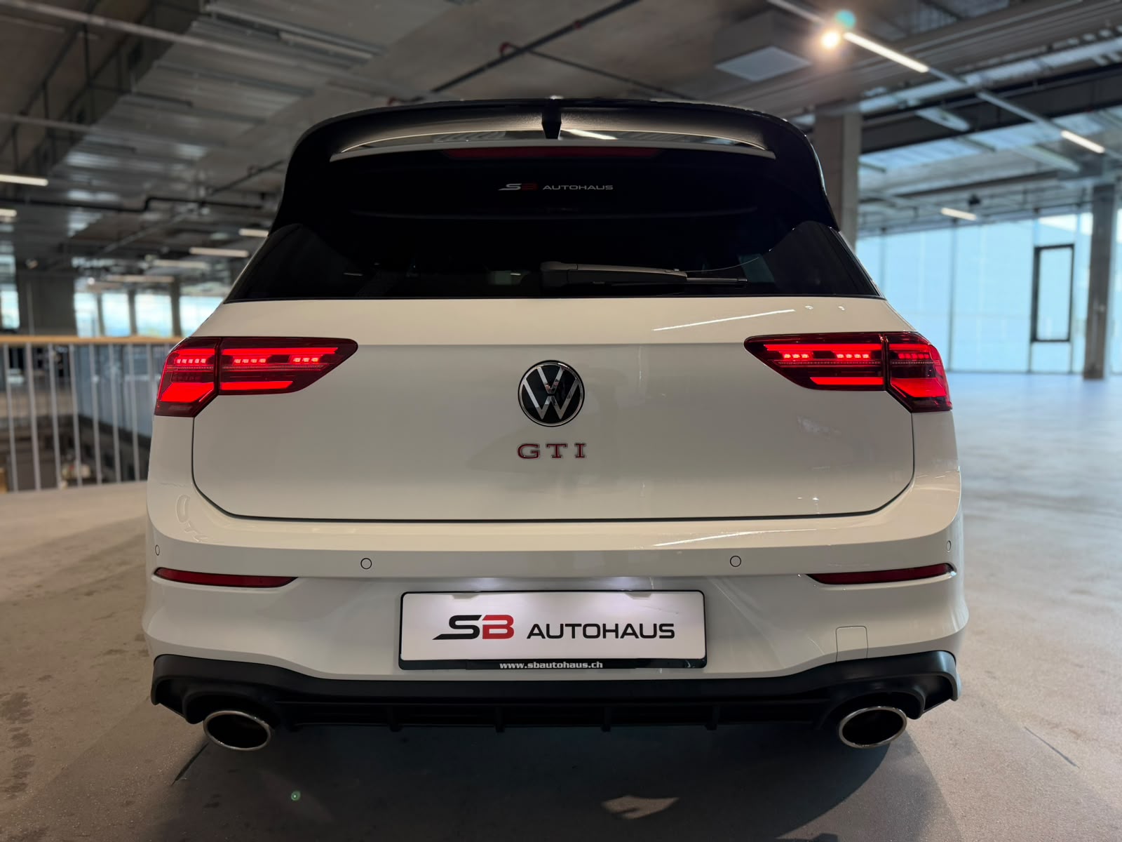 VW Golf 2.0 TSI GTI Clubsport DSG-image-9