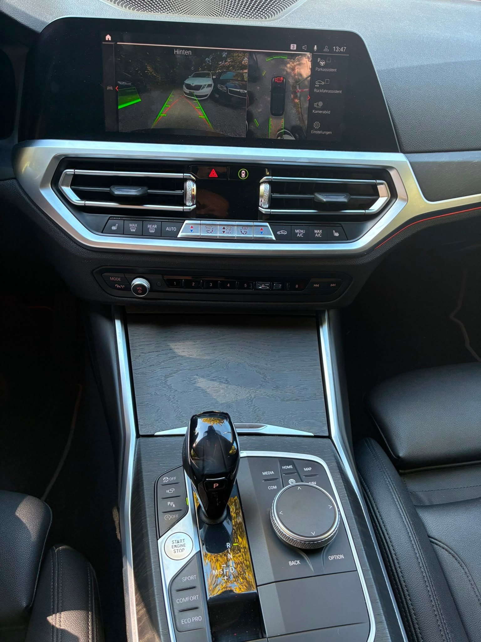 BMW 330d xDrive Touring Steptronic Sport Line-image-25