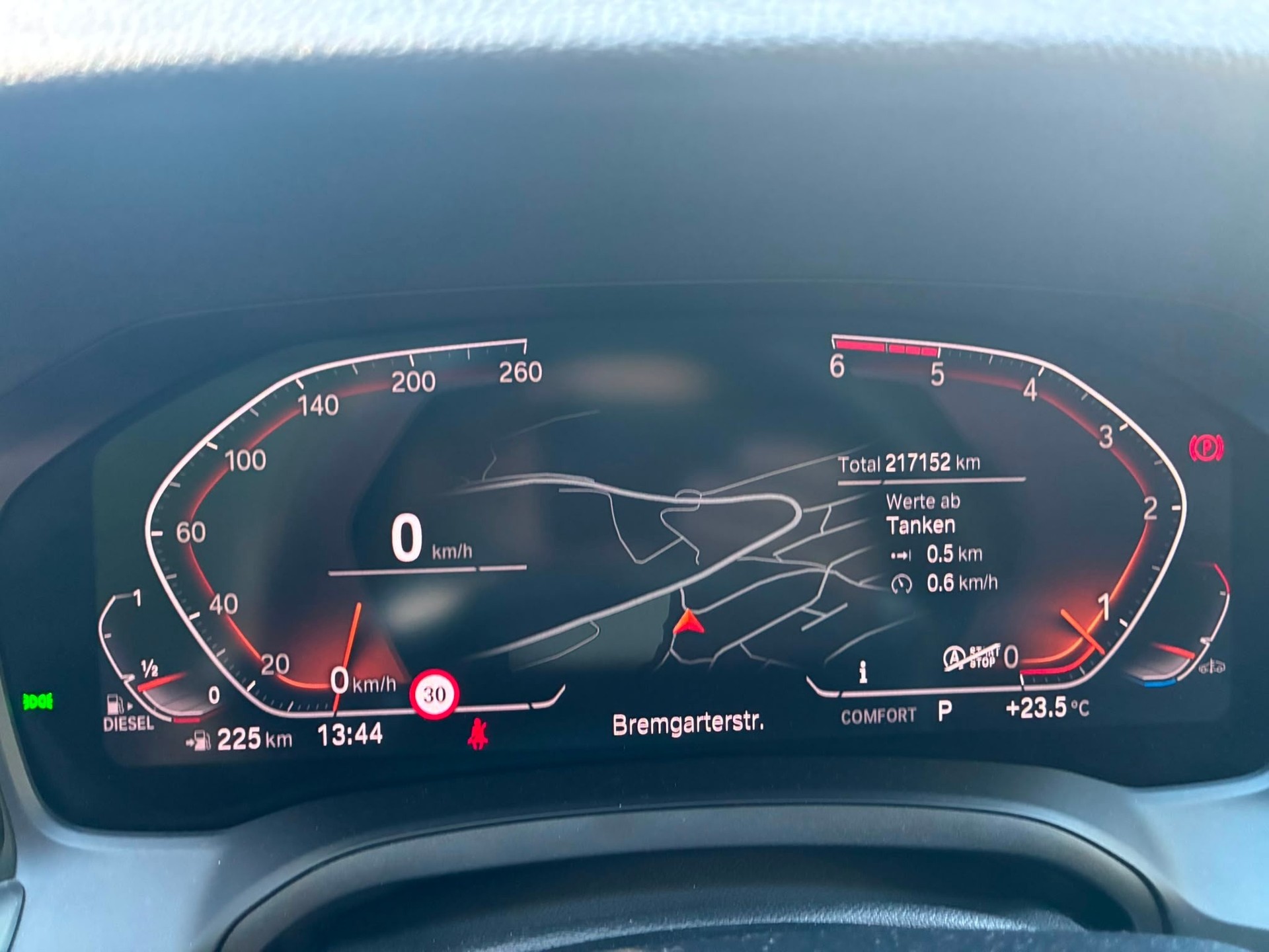 BMW 330d xDrive Touring Steptronic Sport Line-image-17