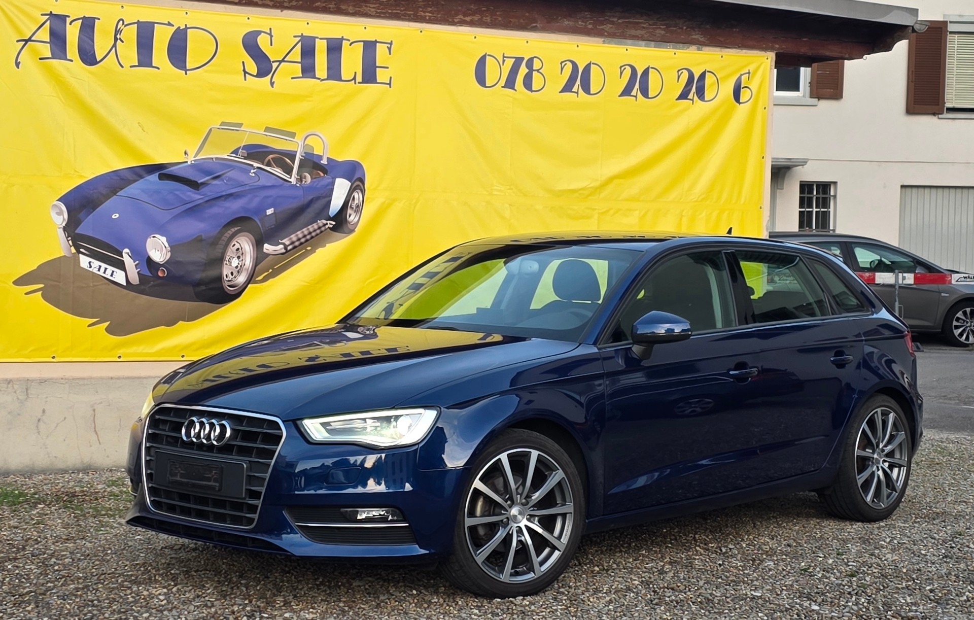 AUDI A3 Sportback 1.4 TFSI Attraction-image-2
