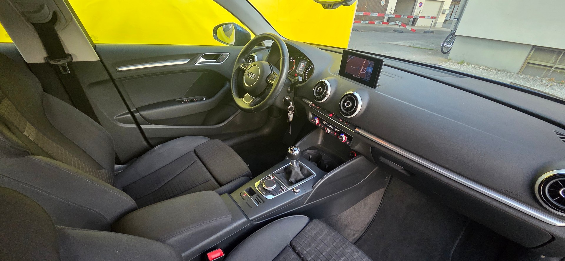 AUDI A3 Sportback 1.4 TFSI Attraction-image-11