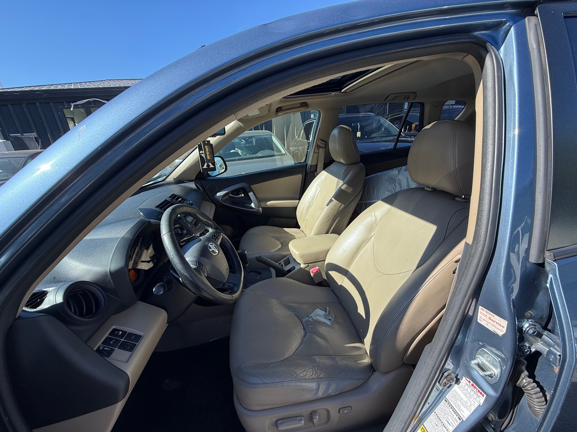 TOYOTA RAV-4 2.2D-CAT Linea Sol Premium AT-image-9