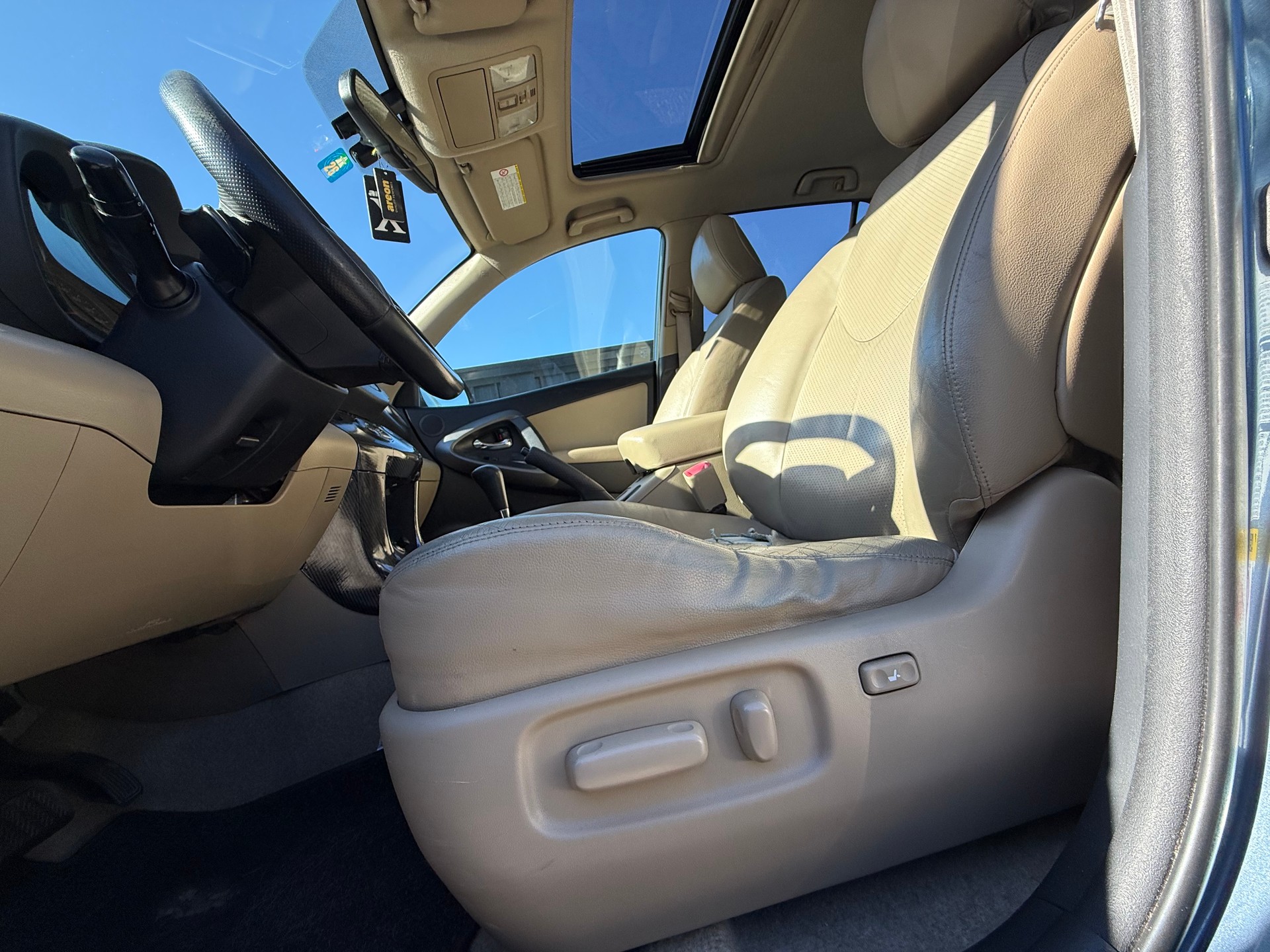 TOYOTA RAV-4 2.2D-CAT Linea Sol Premium AT-image-8