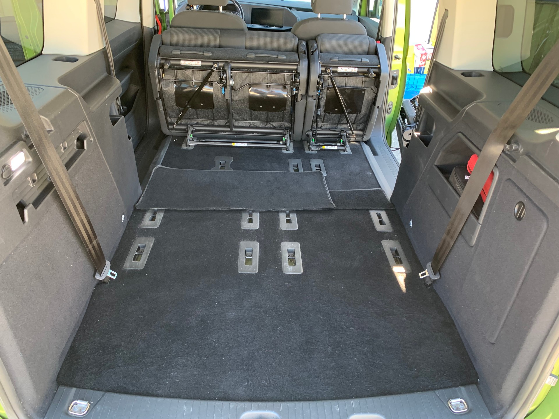 VW Caddy Maxi 2.0 TDI Liberty 4Motion-image-18