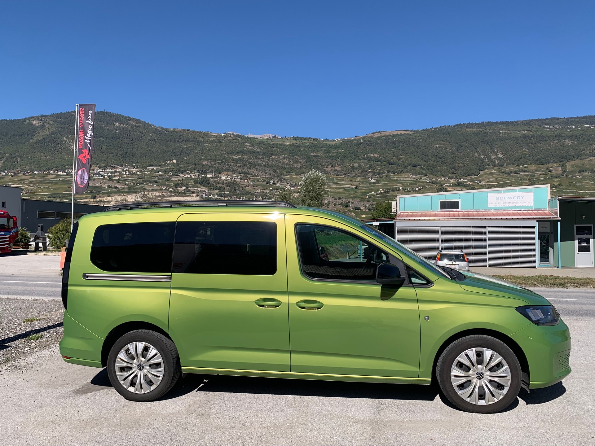 VW Caddy Maxi 2.0 TDI Liberty 4Motion-image-3