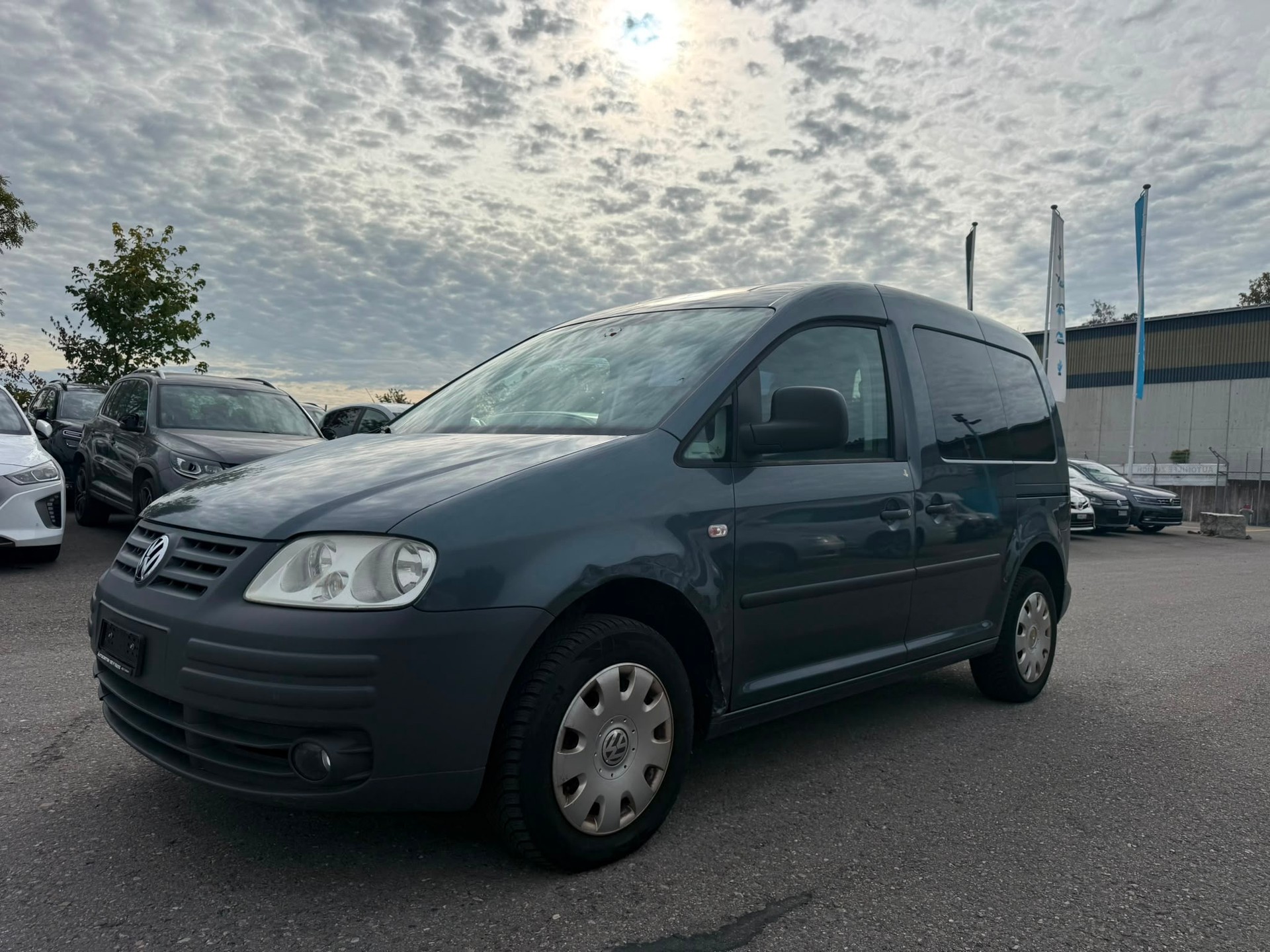 VW Caddy Life 1.9TDI PD-image-2