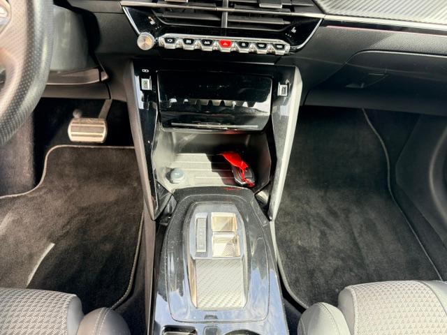 PEUGEOT 208 1.2 PureTech 100 GT-image-10