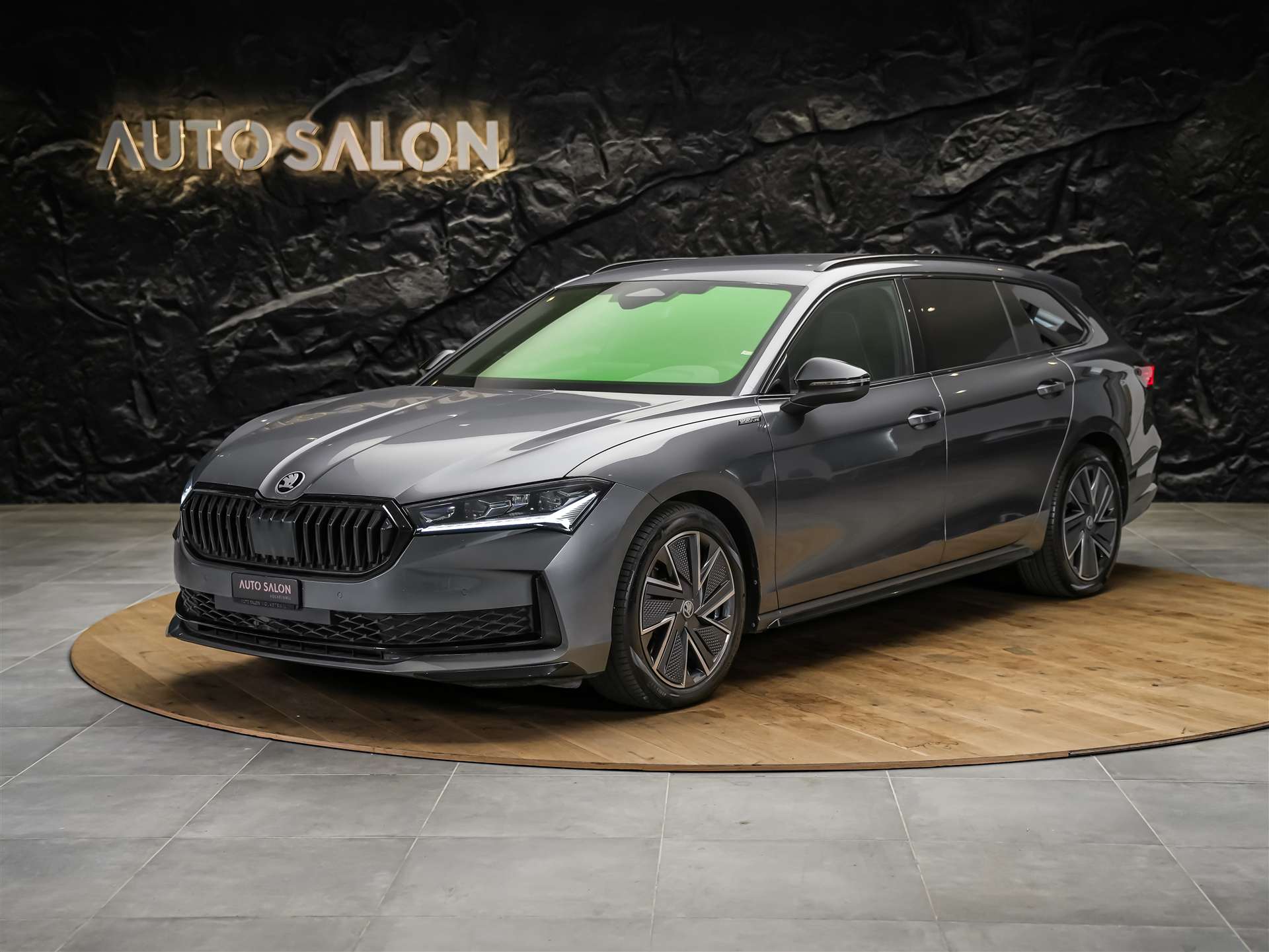 SKODA Superb Combi 2.0 TDi Sportline 4x4 DSG *Facelift*Werksgarantie*Massage*-image-1