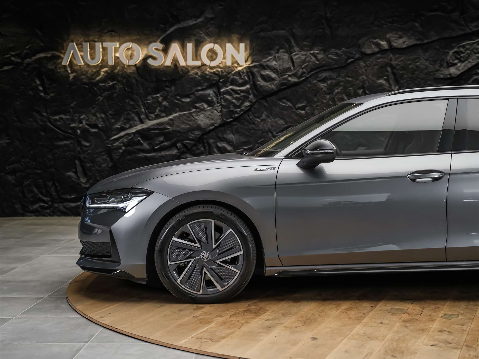 SKODA Superb Combi 2.0 TDi Sportline 4x4 DSG *Facelift*Werksgarantie*Massage*-image-16