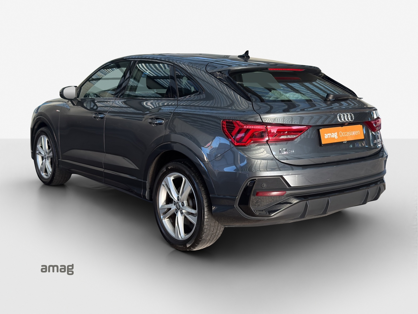 AUDI Q3 Sportback 45 TFSI S line quattro S-tronic-image-2