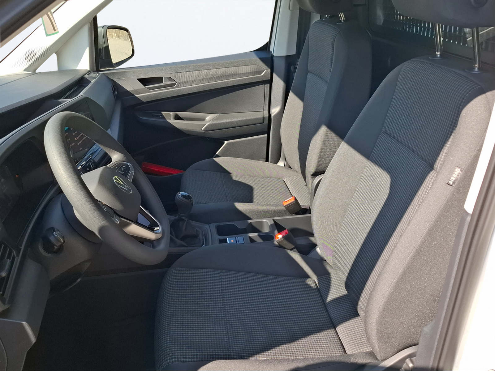 VW Caddy Cargo 2.0TDI 4Motion-image-8