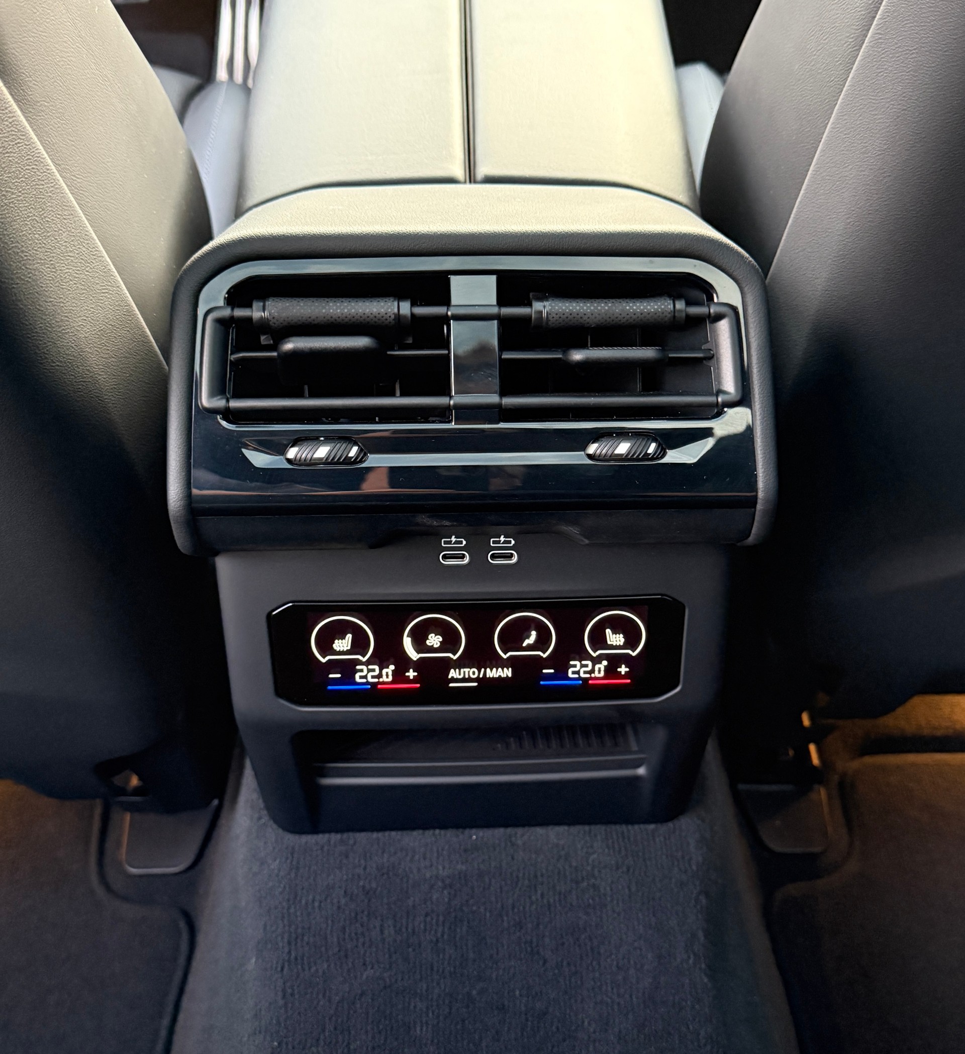 BMW 540d xDRIVE 48V TOURING M SPORT PRO STEPTRONIC*VOLLAUSSTATTUNG*M5 SPORTSITZE*EL. PANORAMADACH*EL. AHK*-image-28