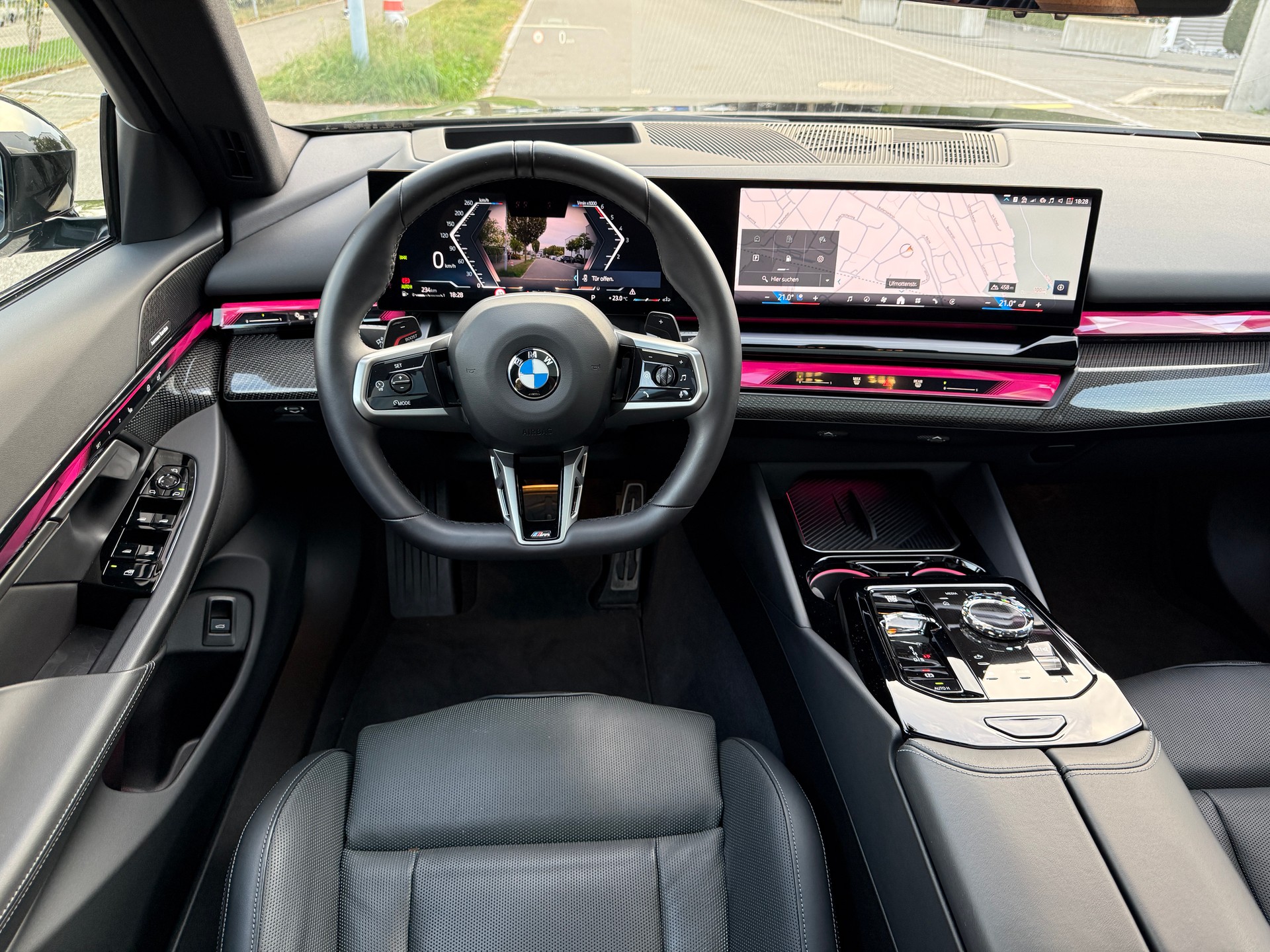 BMW 540d xDRIVE 48V TOURING M SPORT PRO STEPTRONIC*VOLLAUSSTATTUNG*M5 SPORTSITZE*EL. PANORAMADACH*EL. AHK*-image-12