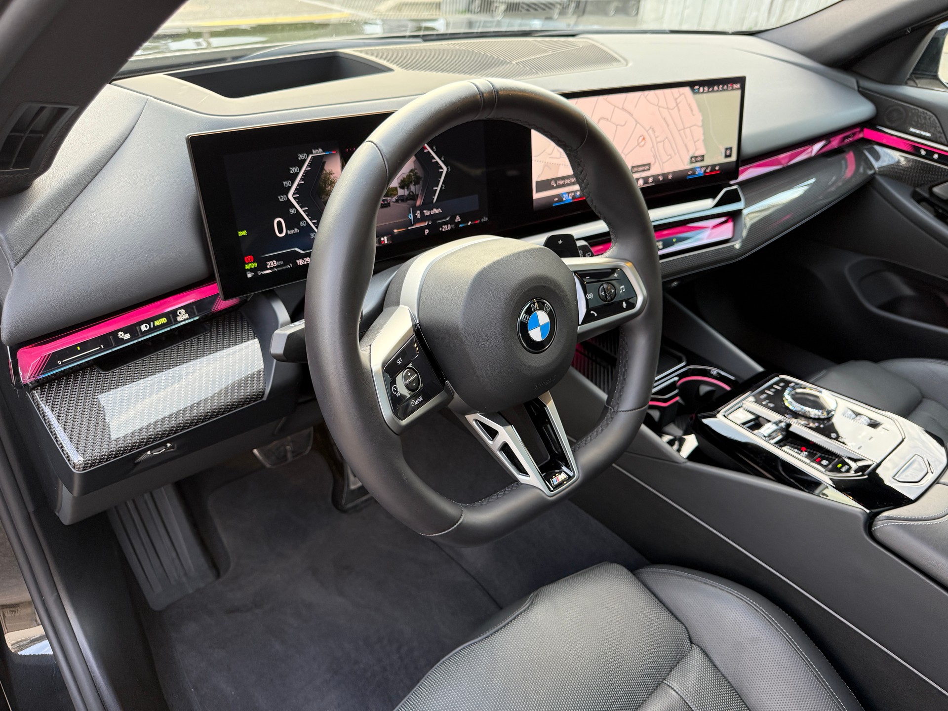 BMW 540d xDRIVE 48V TOURING M SPORT PRO STEPTRONIC*VOLLAUSSTATTUNG*M5 SPORTSITZE*EL. PANORAMADACH*EL. AHK*-image-18