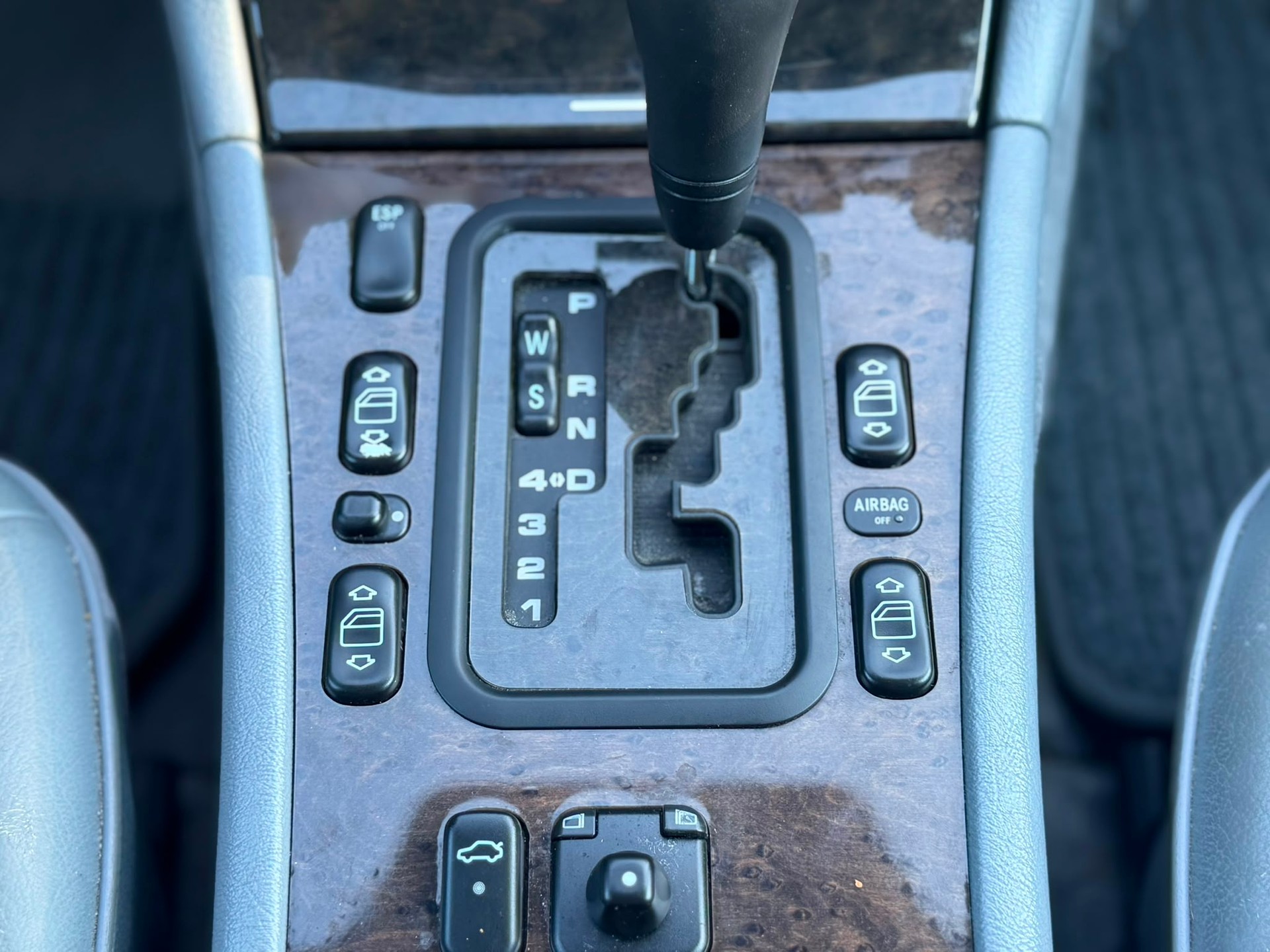 MERCEDES-BENZ E 320 Avantgarde Automatic Grey&Black-image-10