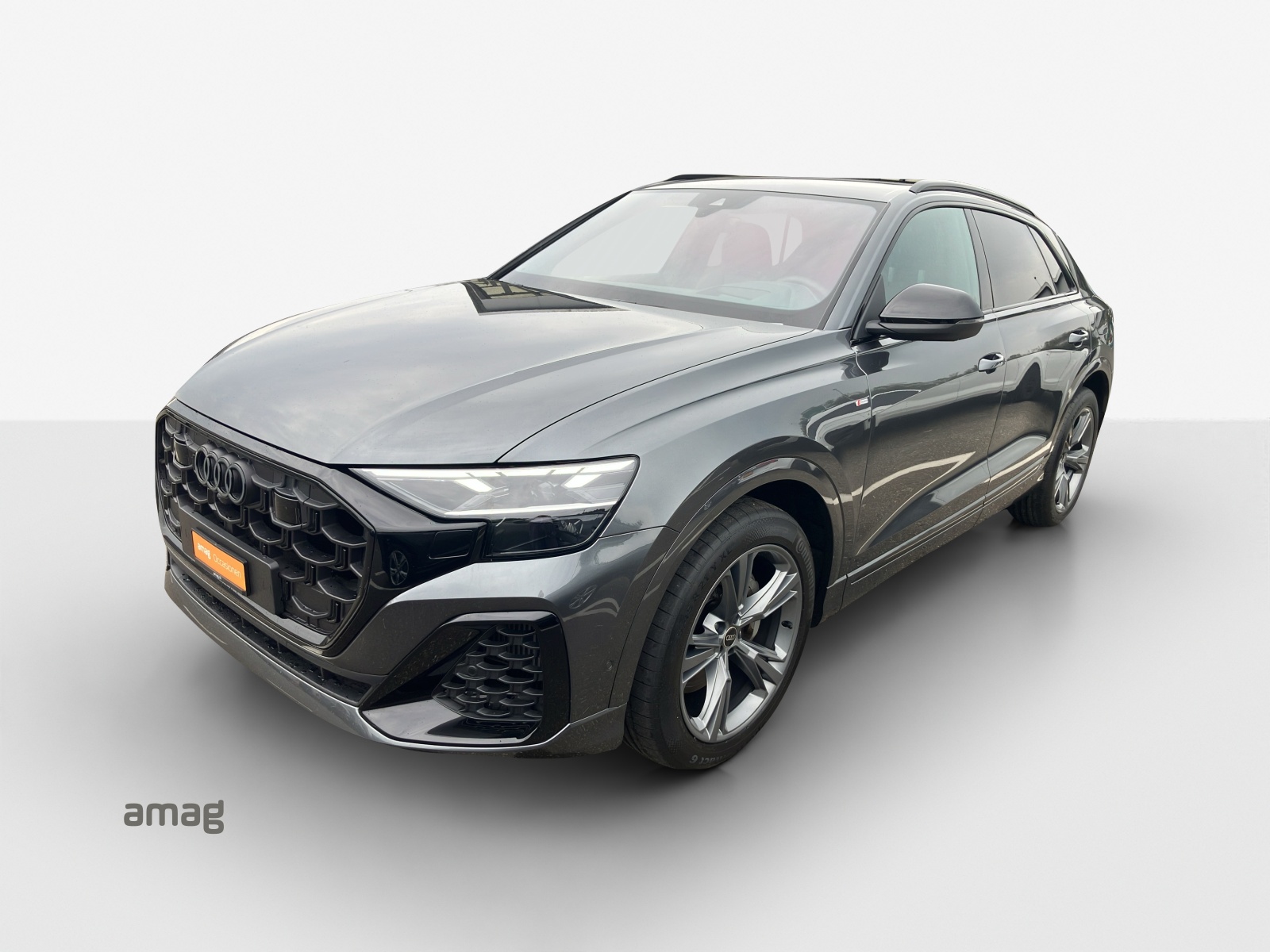 AUDI Q8 SUV TFSI e quattro 290 kW Attraction tiptronic