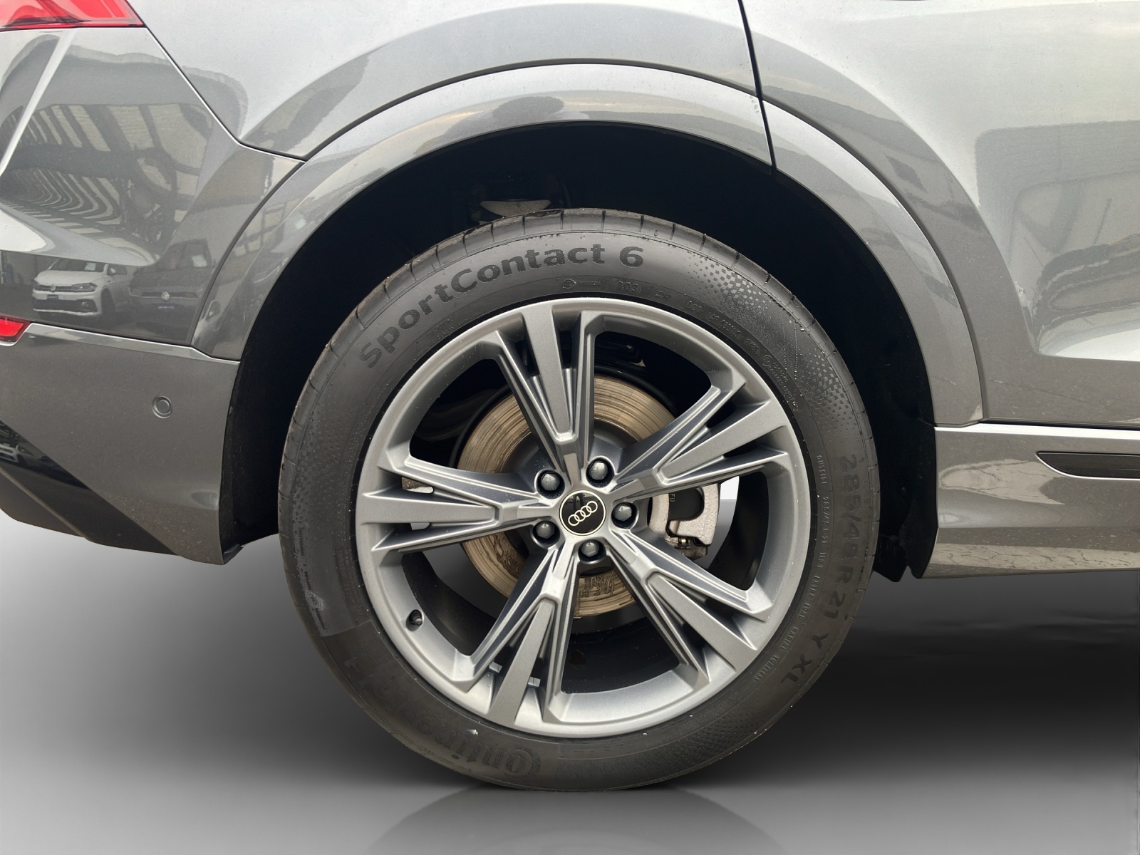 AUDI Q8 SUV TFSI e quattro 290 kW Attraction tiptronic-image-15