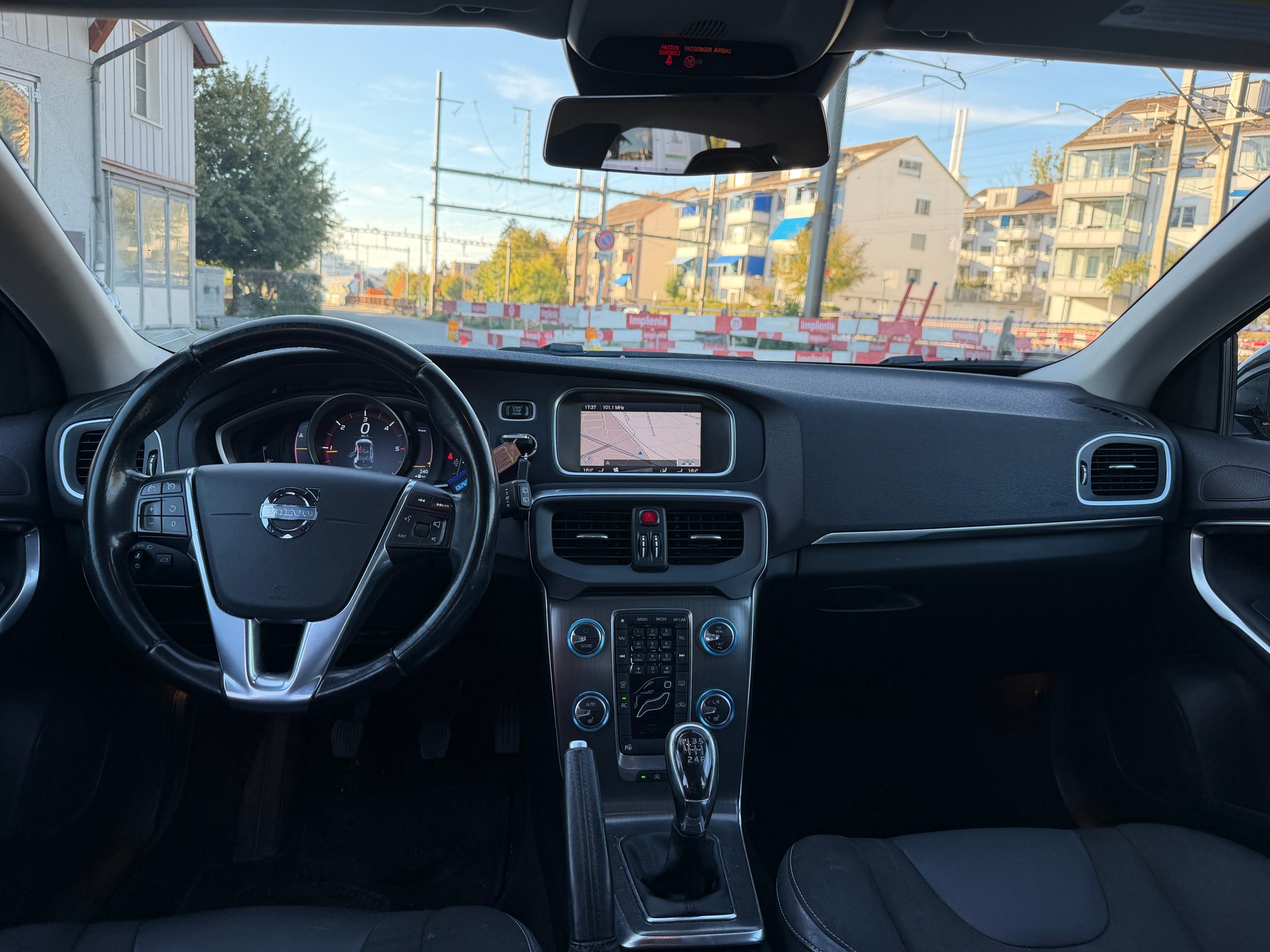 VOLVO V40 D2 Momentum-image-9